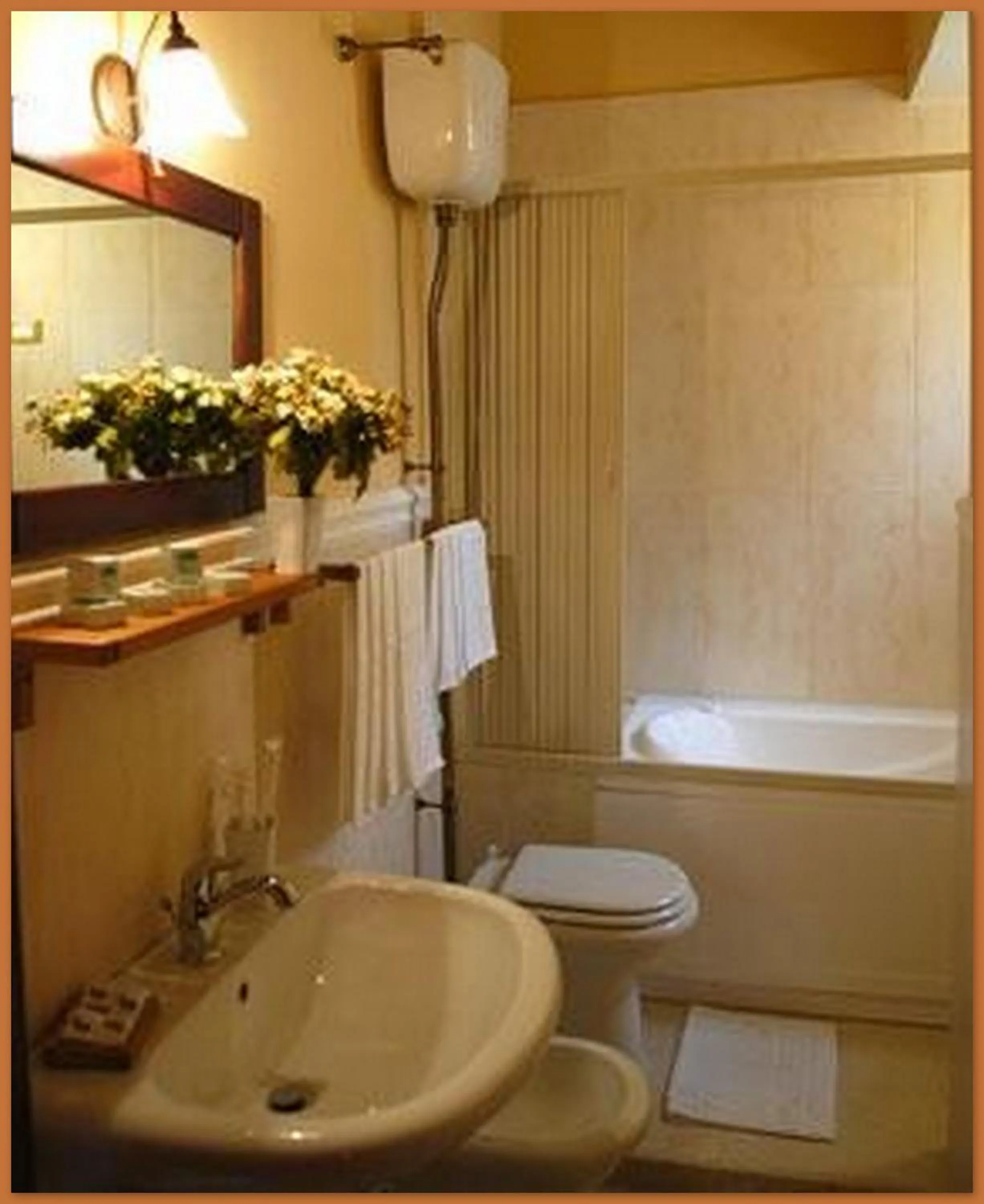 Bathroom in B&B La Storia Di Napoli