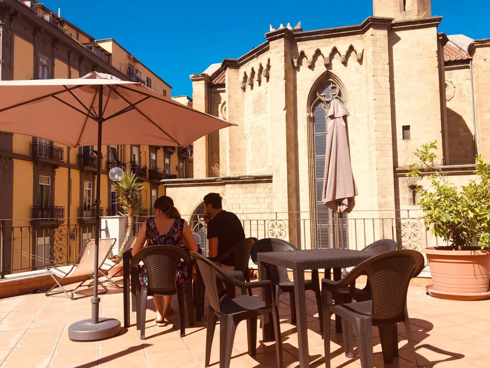 Property building in B&B La Storia Di Napoli