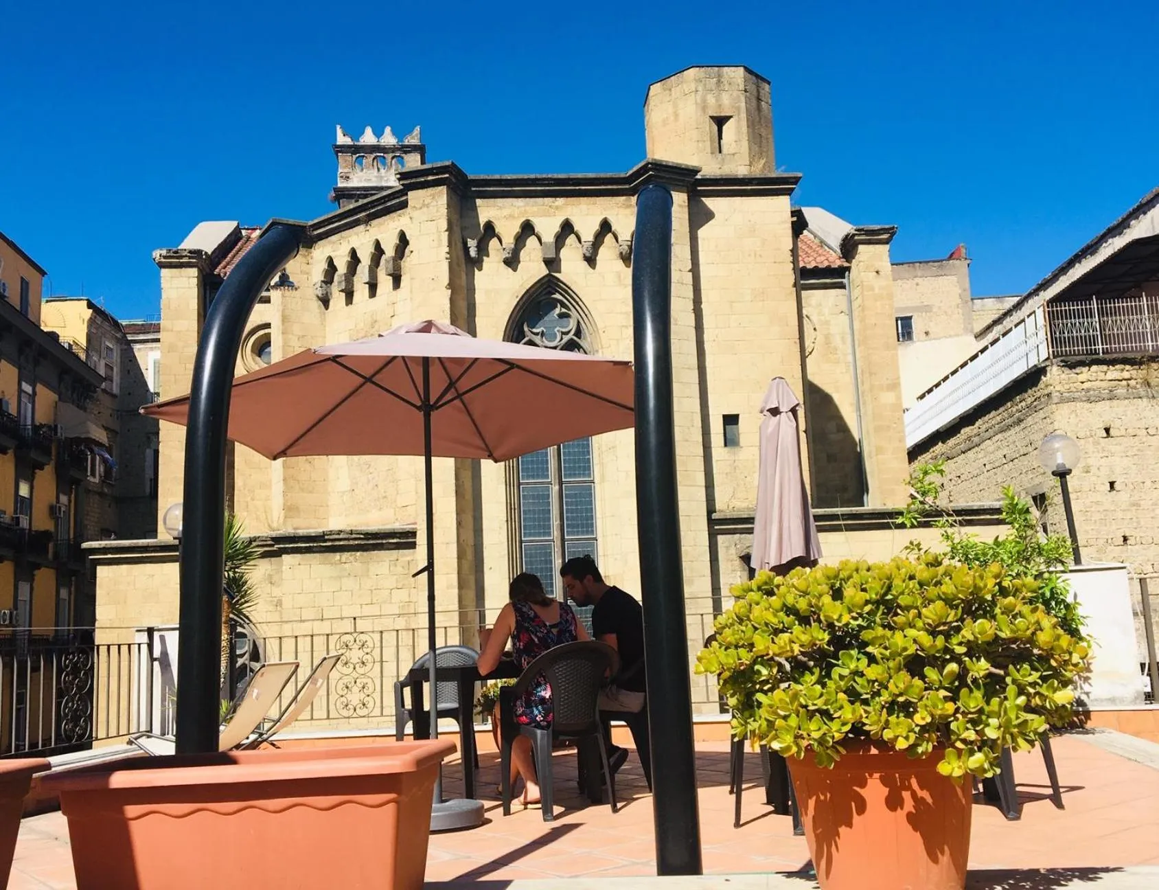 Property building in B&B La Storia Di Napoli