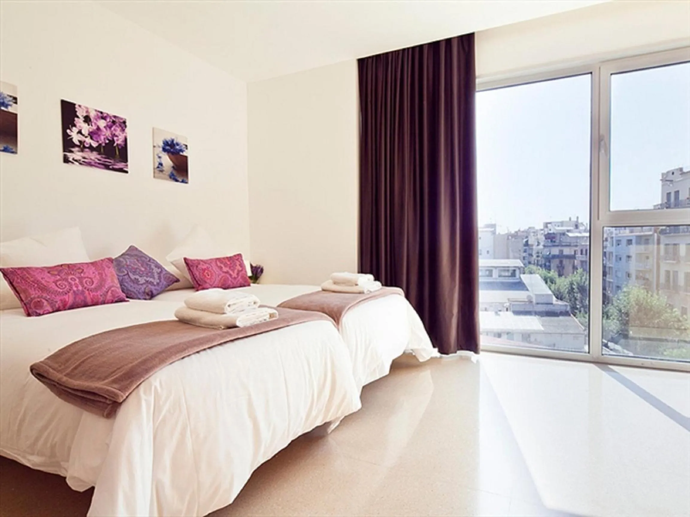 Bedroom, Bed in Charmsuites Nou Rambla