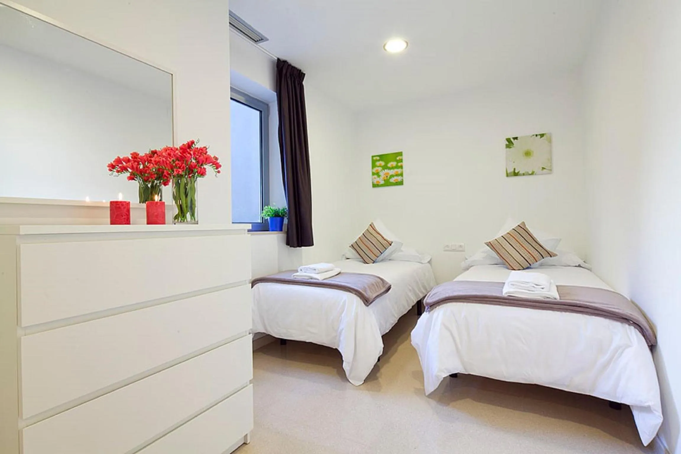 Bedroom, Bed in Charmsuites Nou Rambla