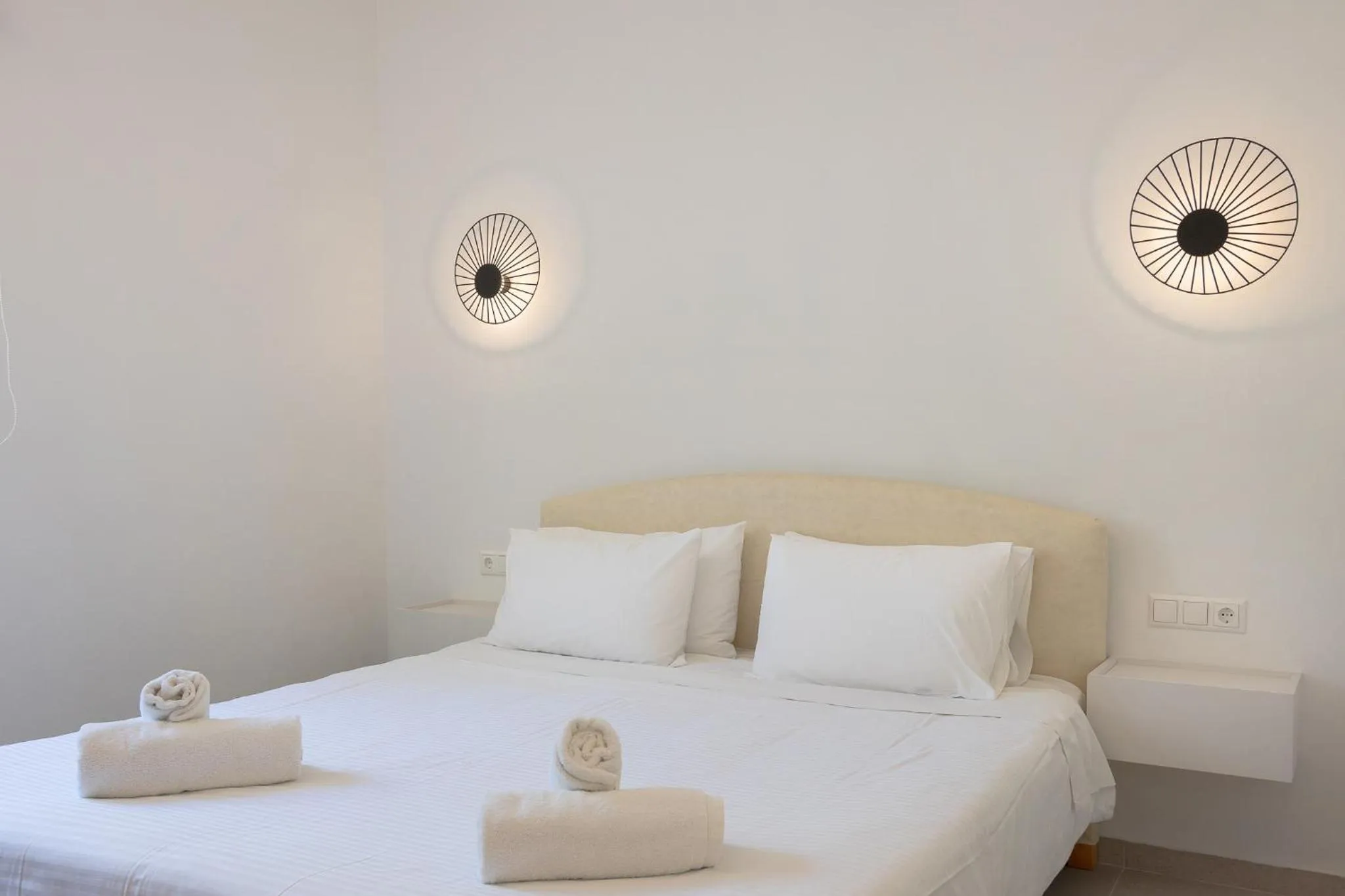 Bed in Peroulia Beach Houses