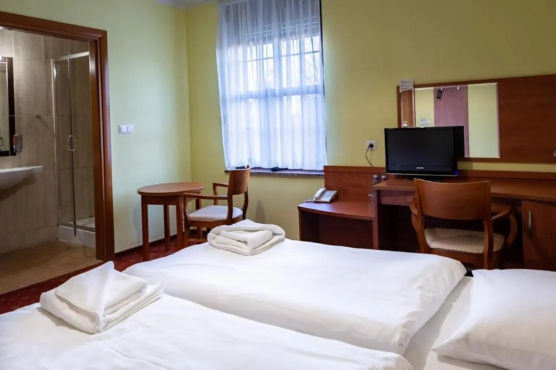 Photo of the whole room, Bed in Hotel Bastion