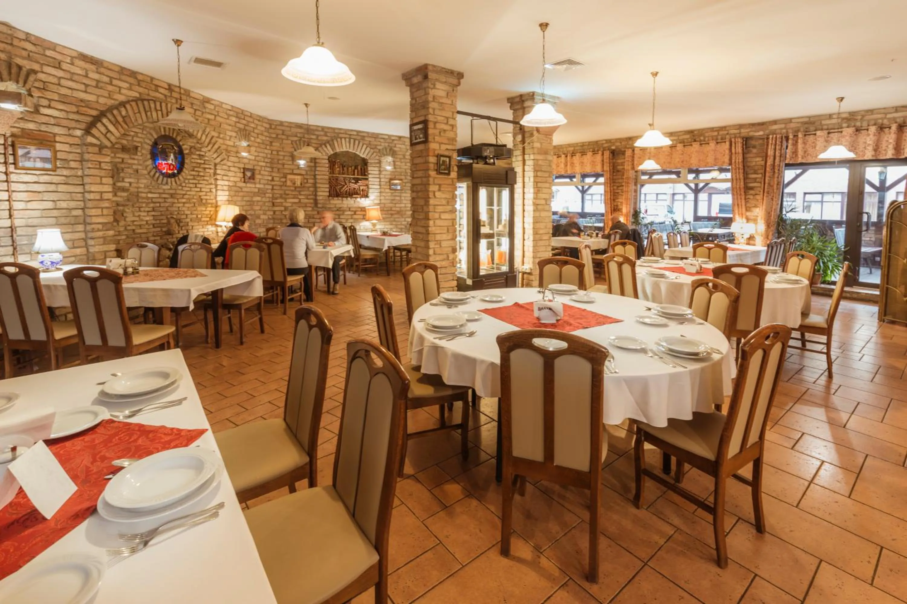 Restaurant/places to eat in Hotel Bastion