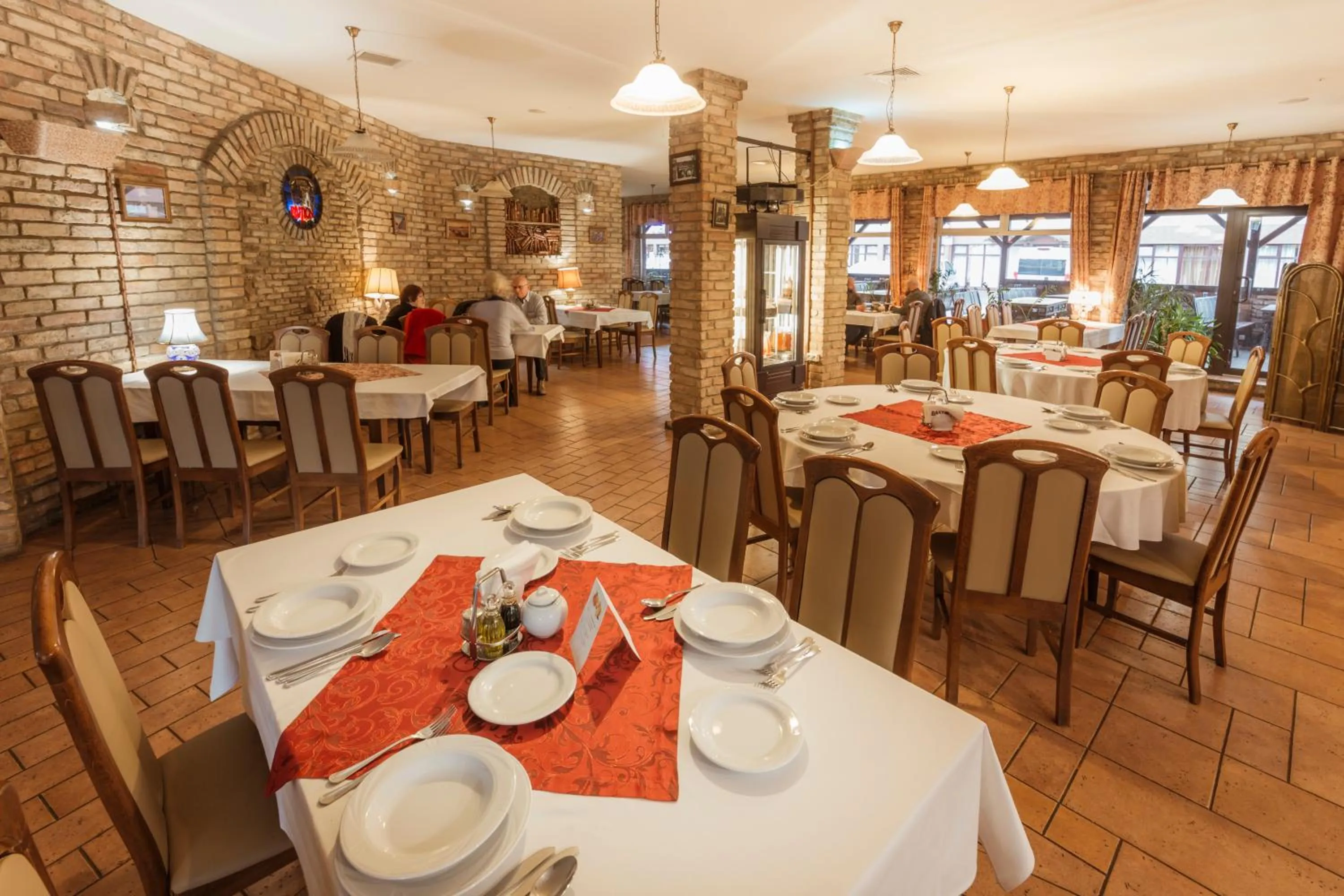 Restaurant/places to eat in Hotel Bastion