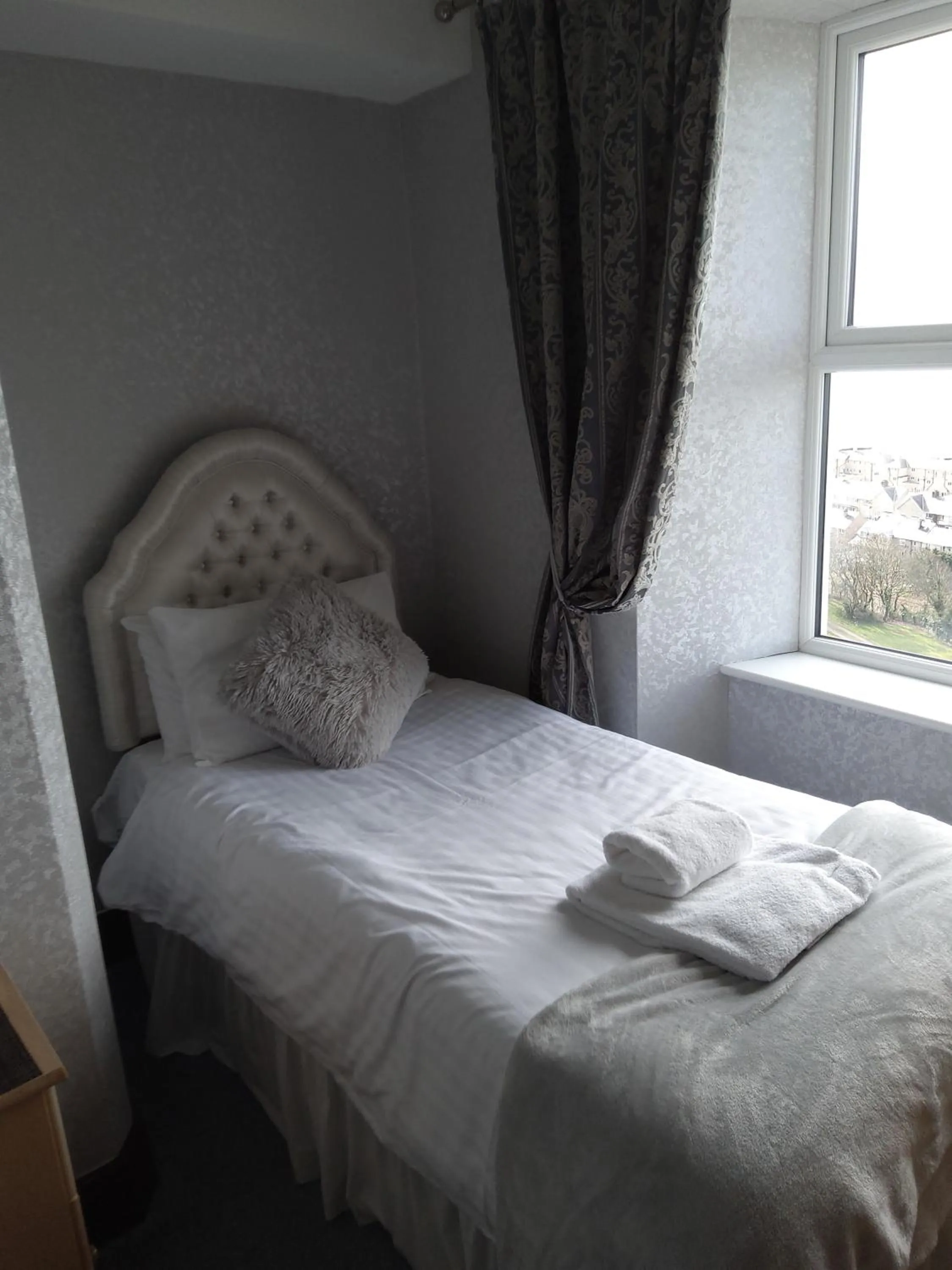 Bed in Tyr Graig Castle