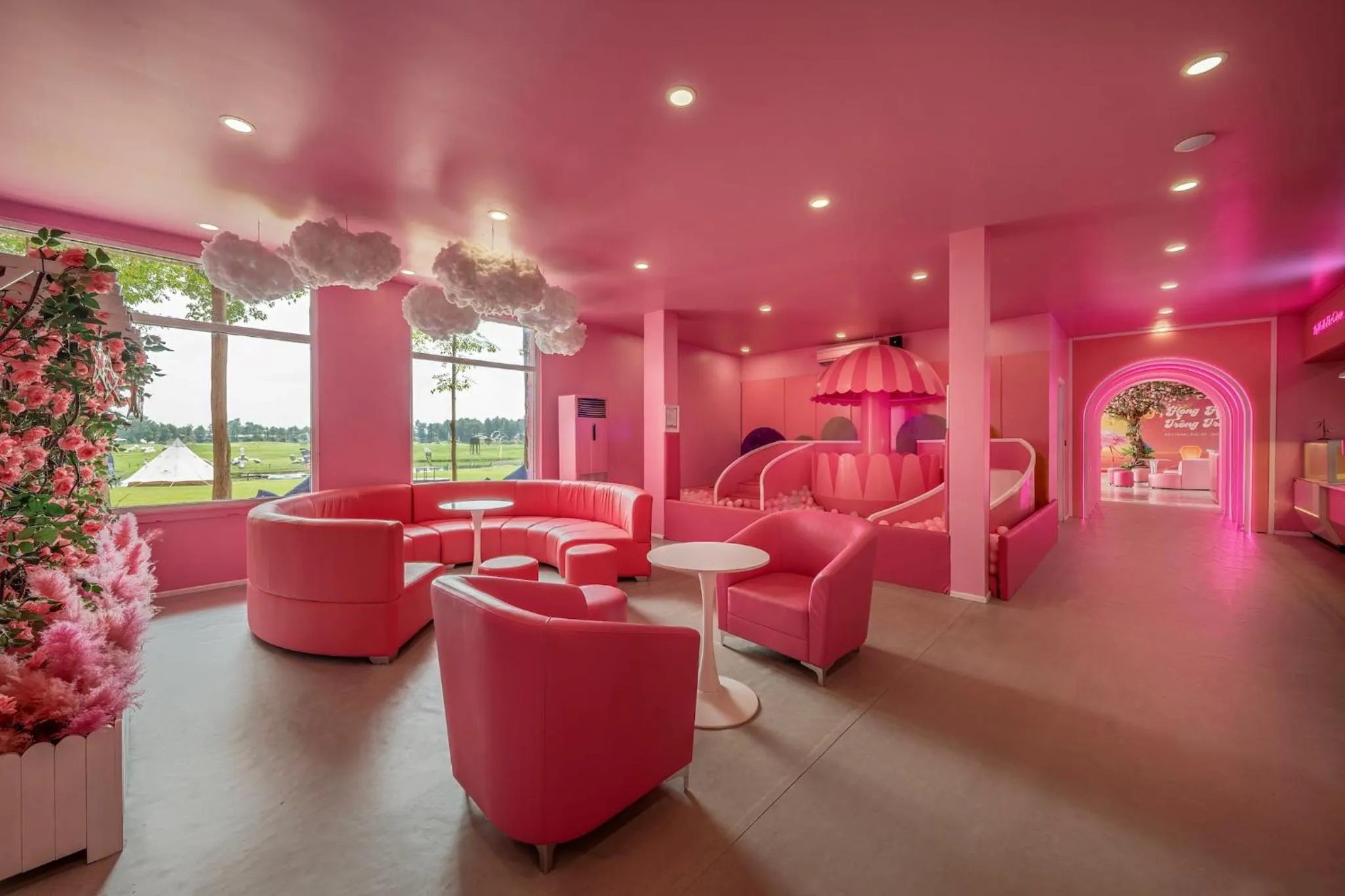 Entertainment in Flamingo Resort Dai Lai