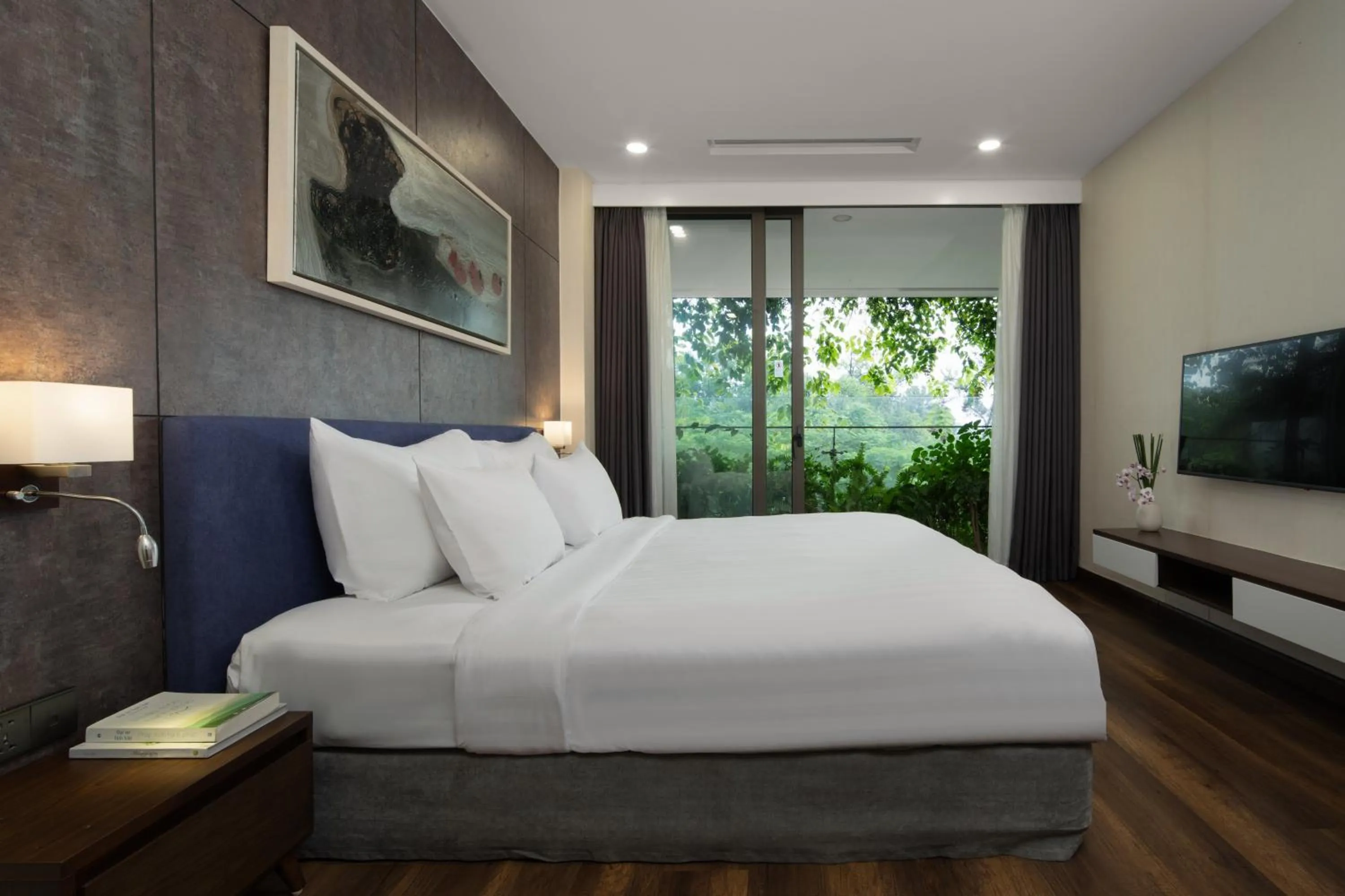 Bedroom, Bed in Flamingo Resort Dai Lai