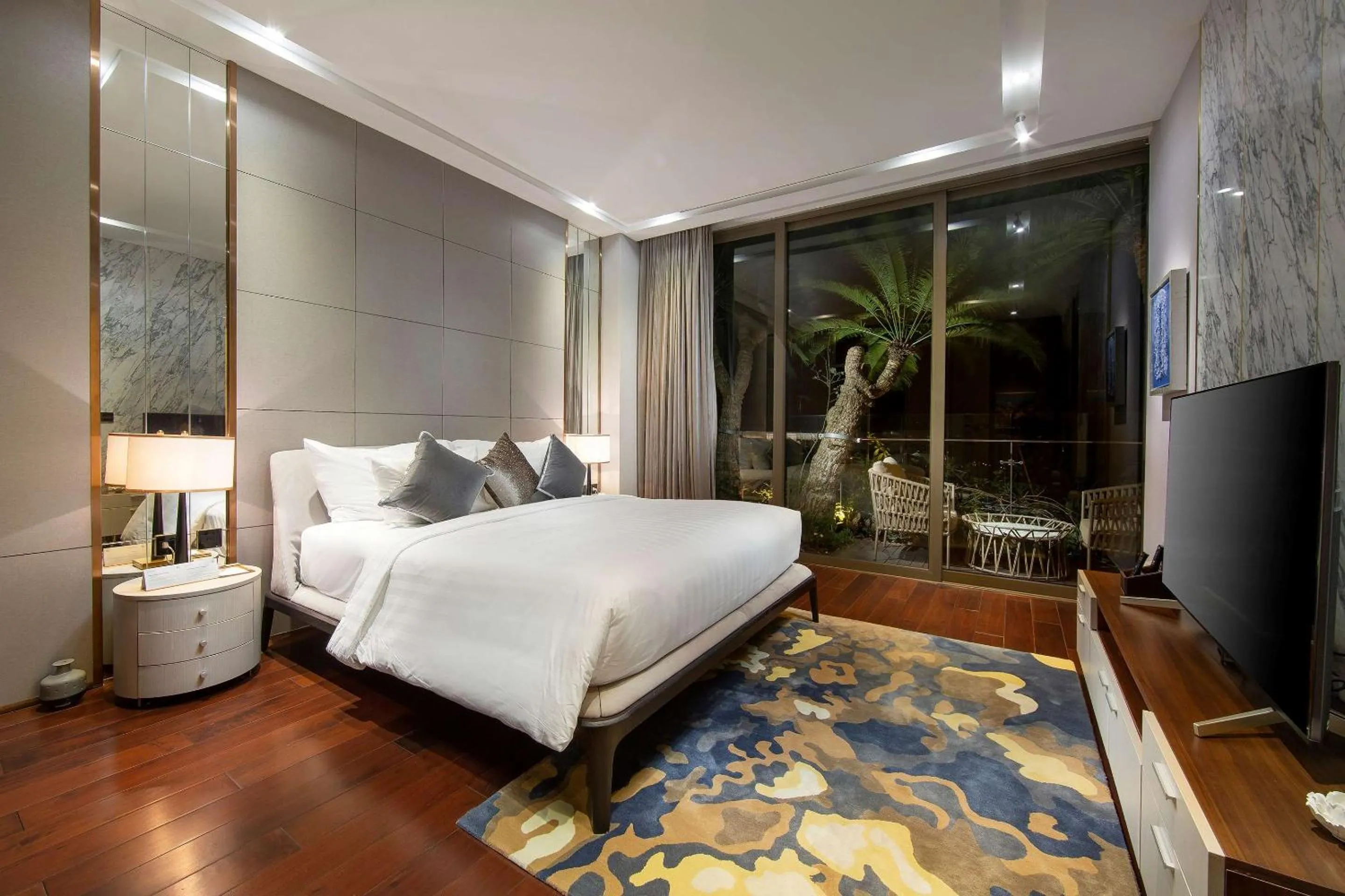 Photo of the whole room, Bed in Flamingo Resort Dai Lai