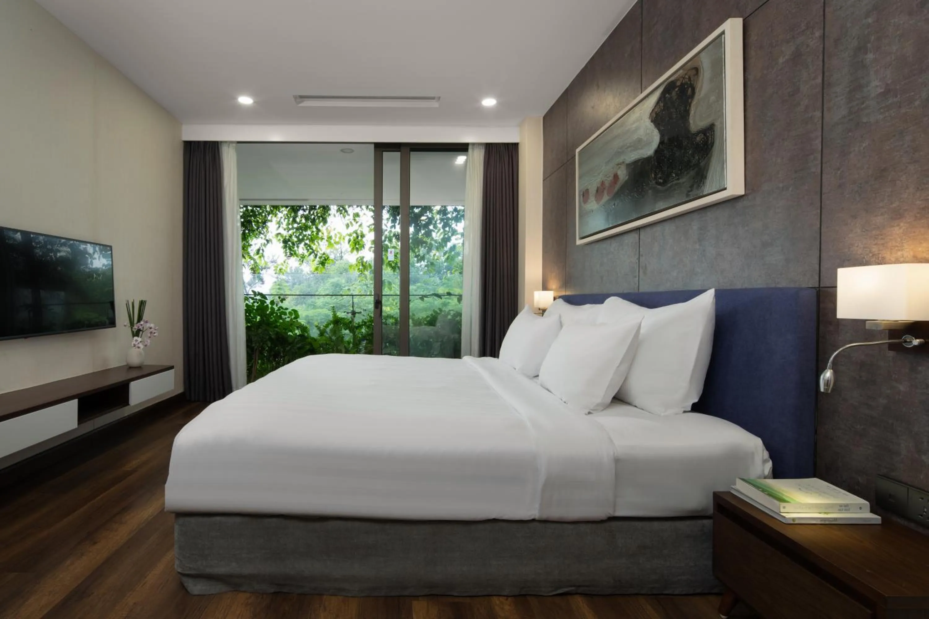 Bedroom, Bed in Flamingo Resort Dai Lai