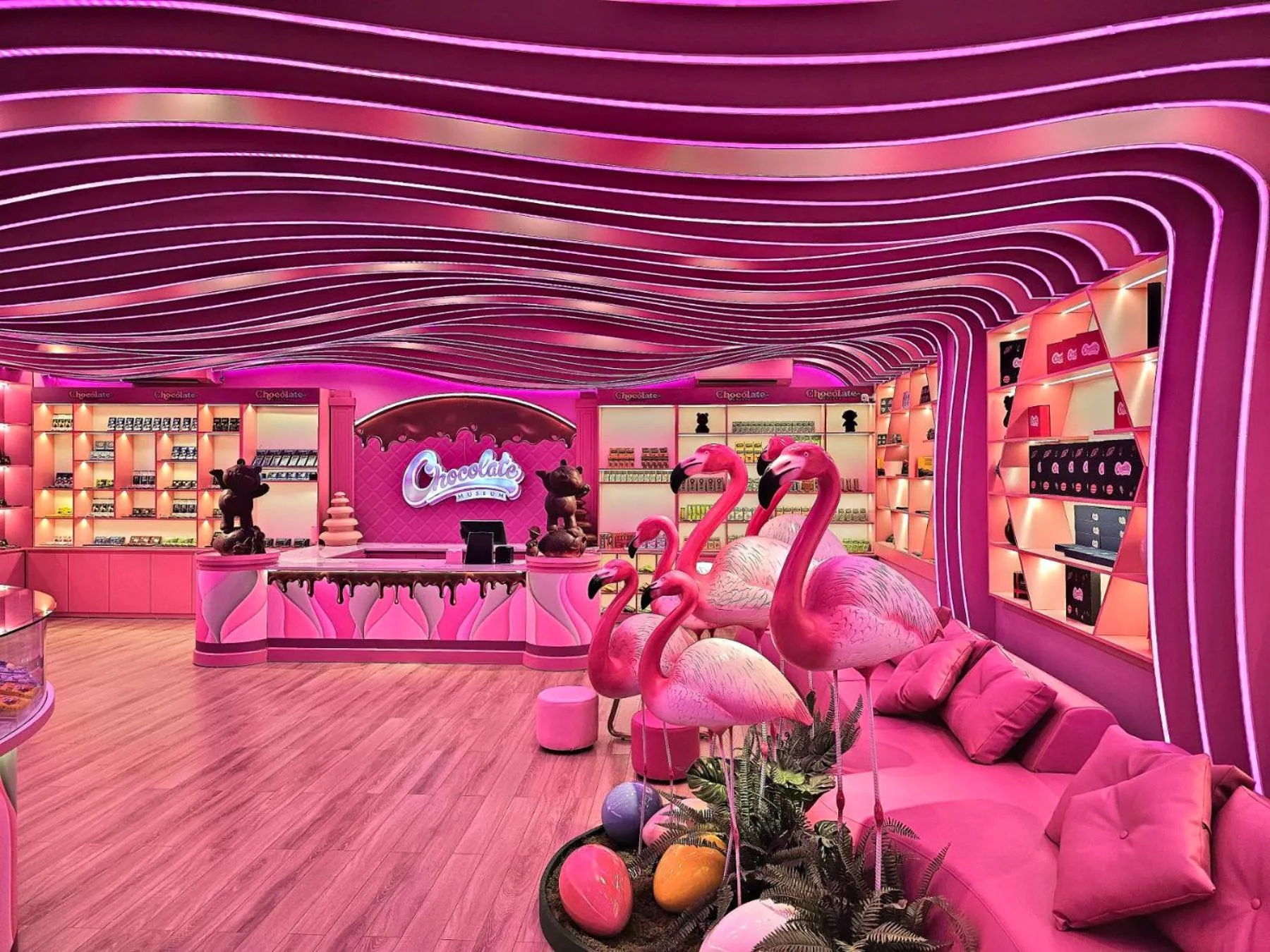 Evening entertainment in Flamingo Resort Dai Lai