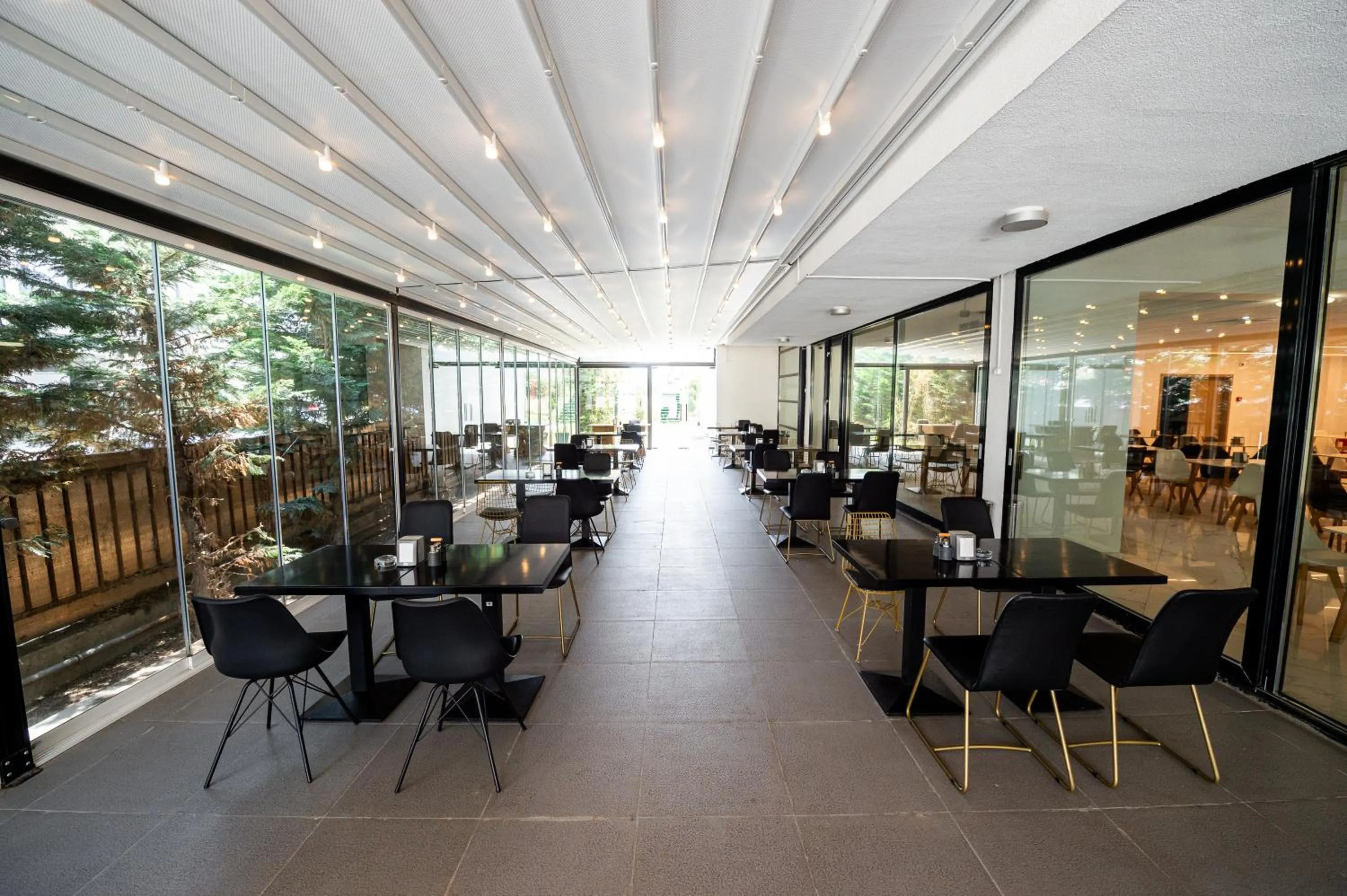 Restaurant/places to eat in Hotel Clas Mamaia Nord