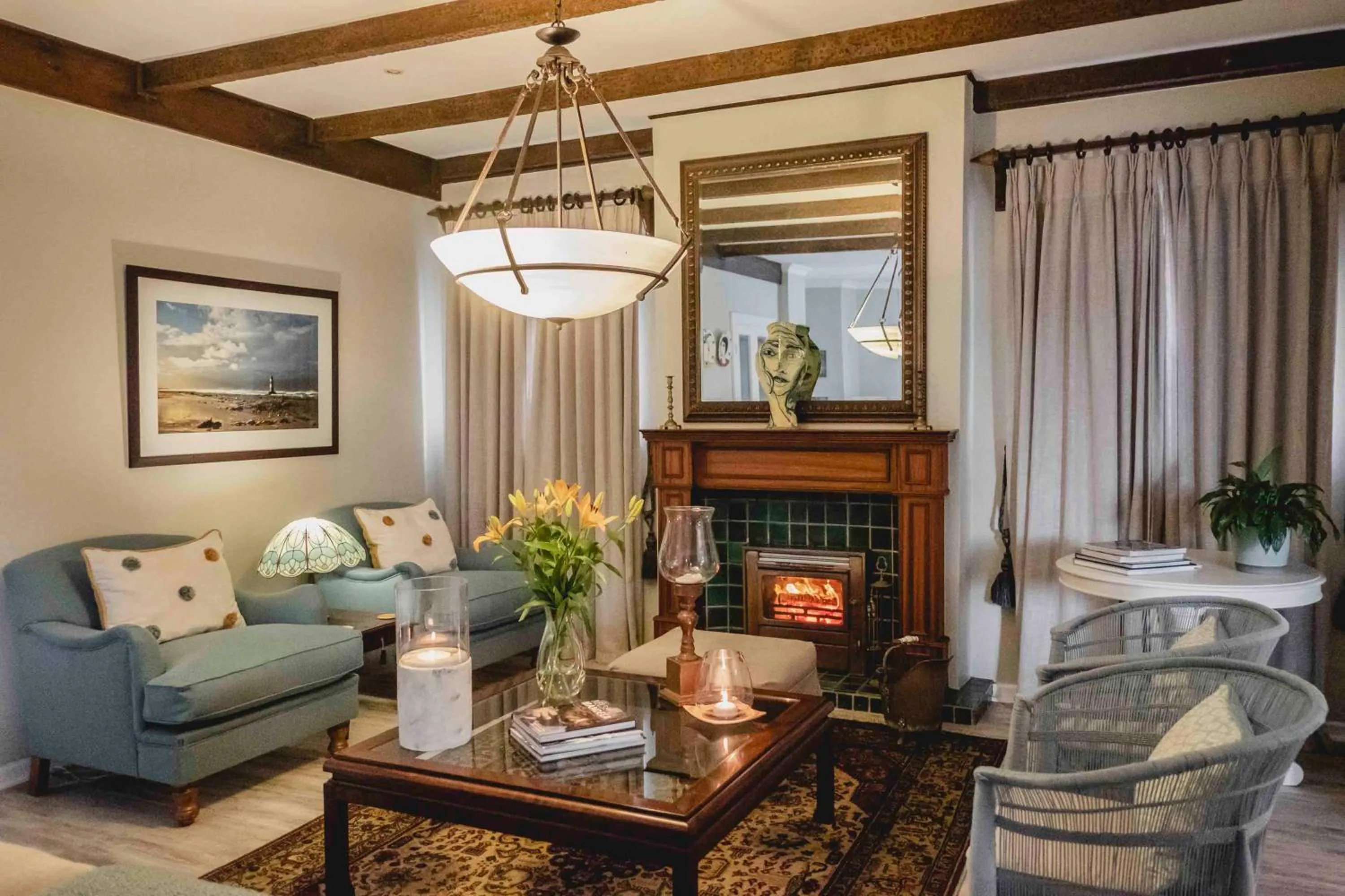 Communal lounge/ TV room in Admiralty Beach House