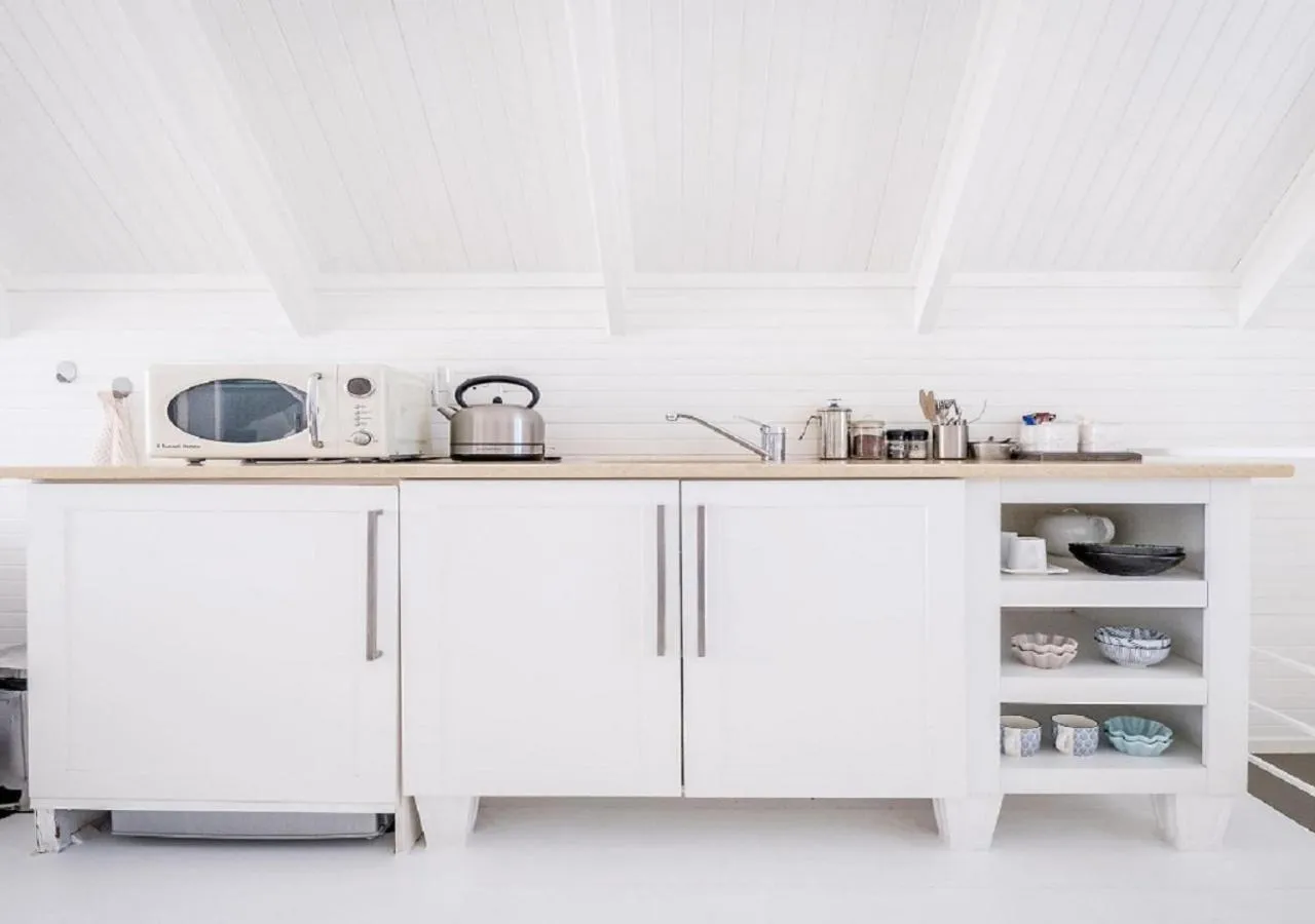 Kitchen or kitchenette in Admiralty Beach House