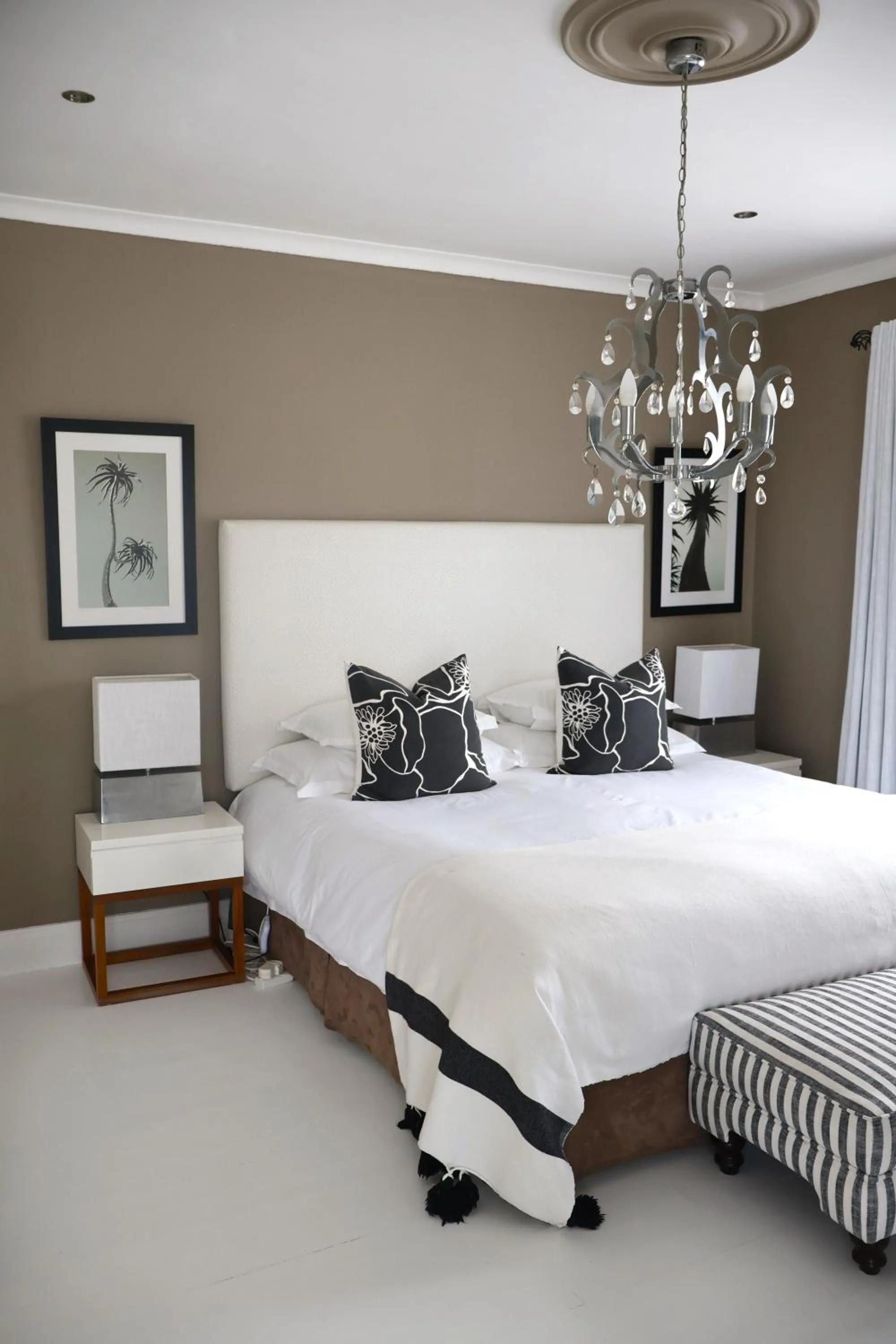 Bed in Admiralty Beach House