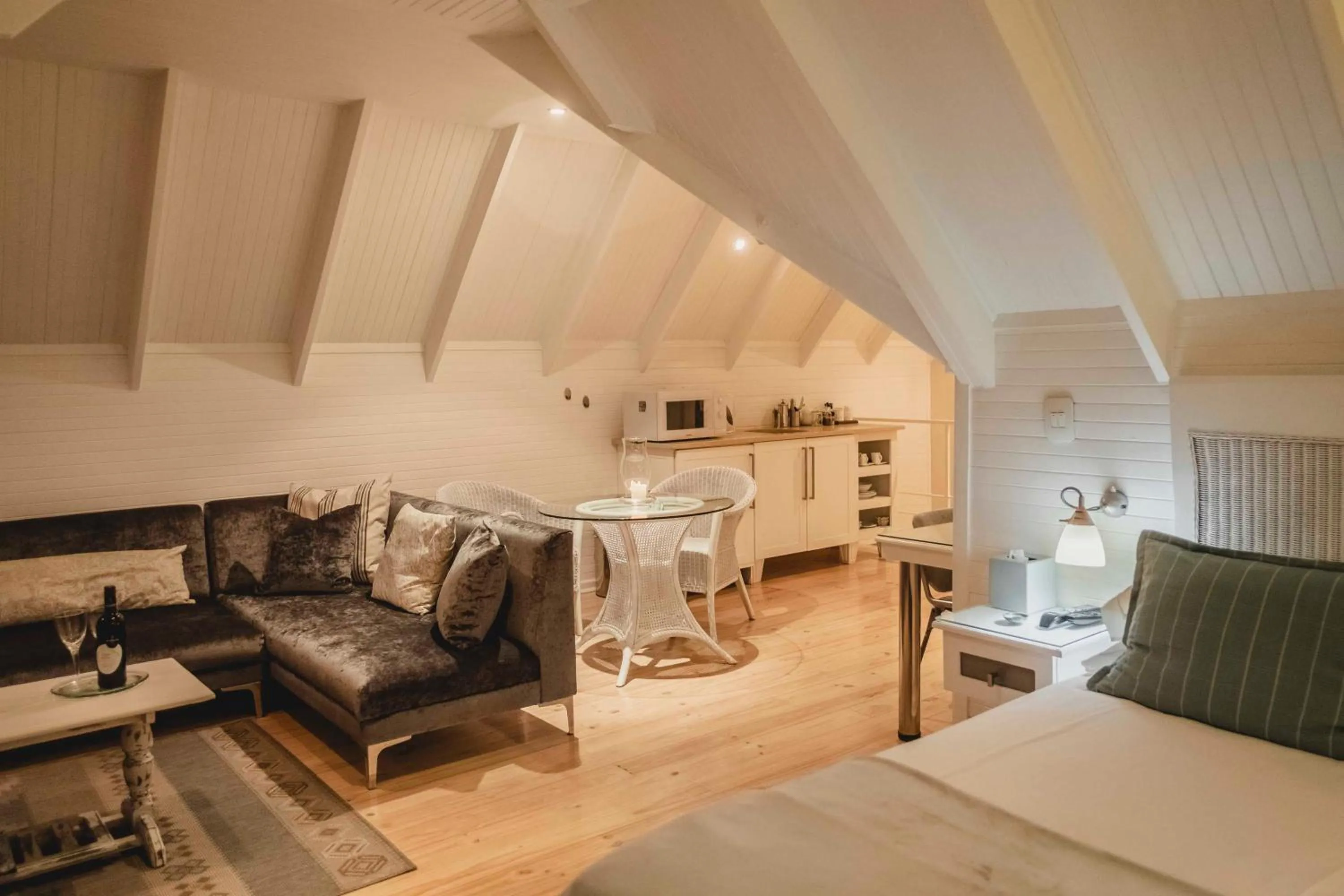 Bed in Admiralty Beach House