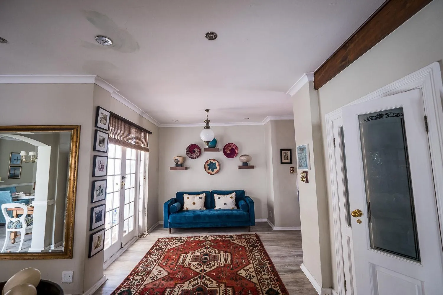 Living room, Bed in Admiralty Beach House