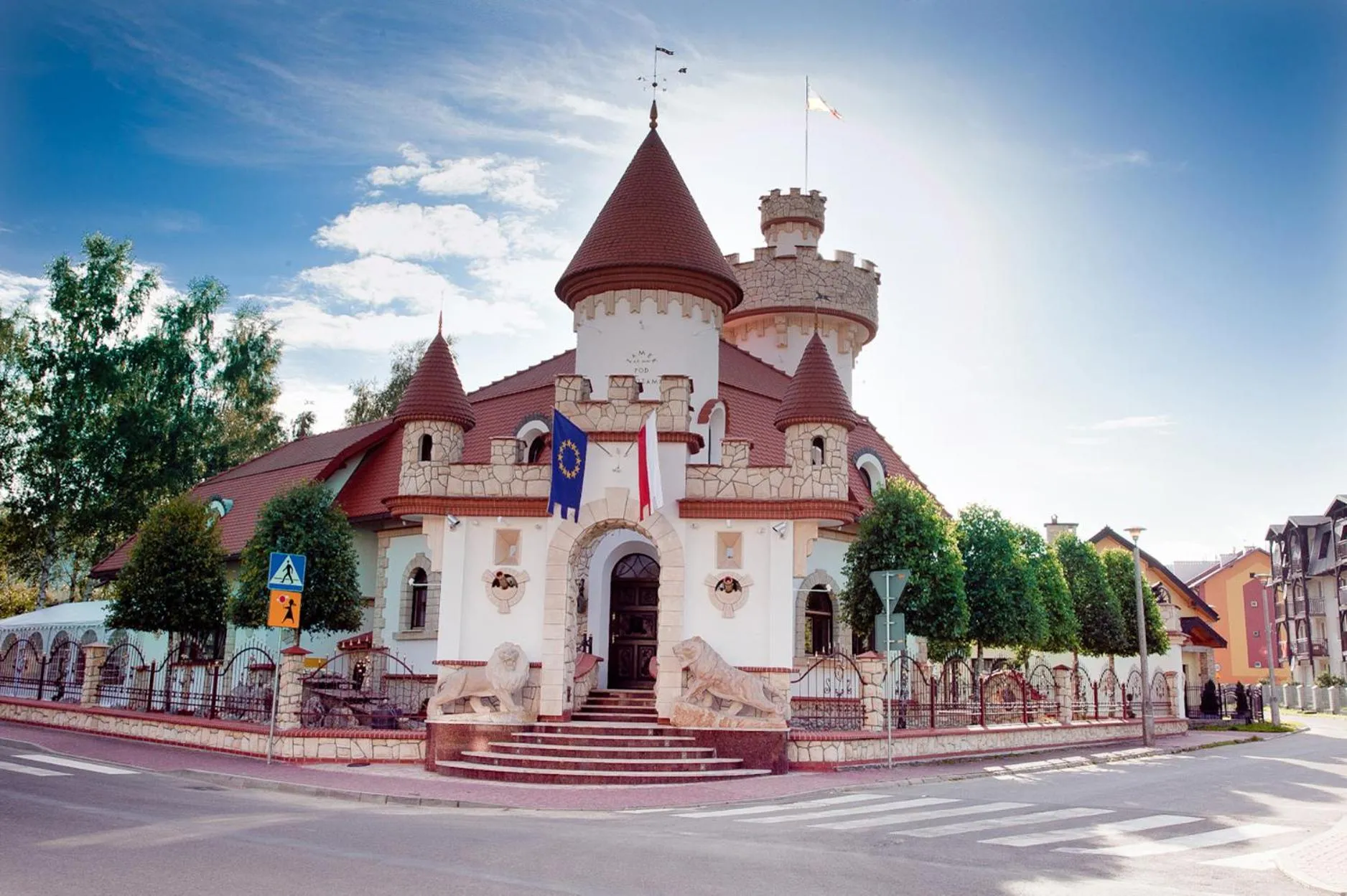 Zamek Pod Brzozami, Wynajem Pokoi