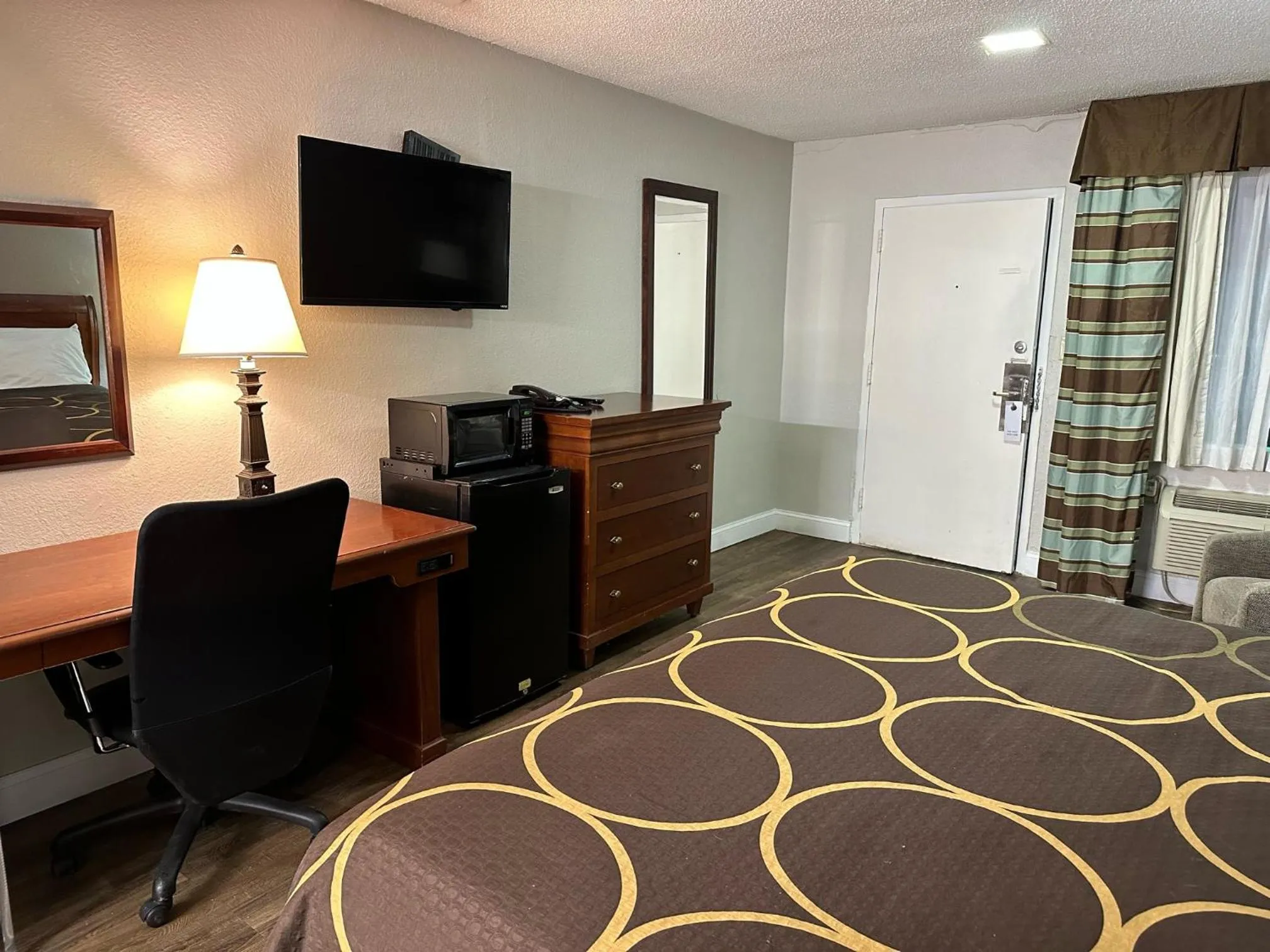 Property building, Bed in NATION'S INN of Wake County - Raleigh Crabtree