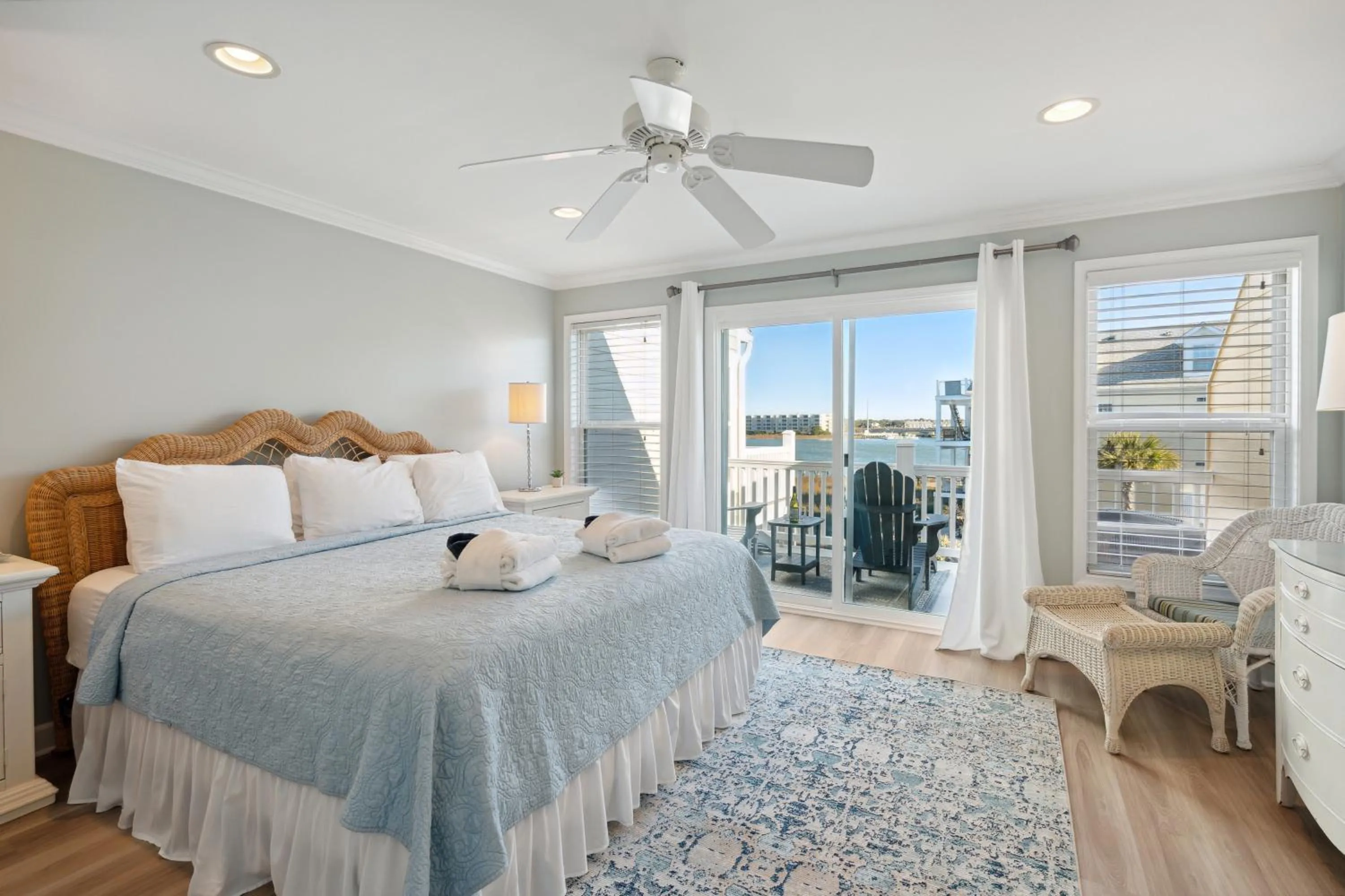Bed in 21 Turtle Bay Carolina Tides