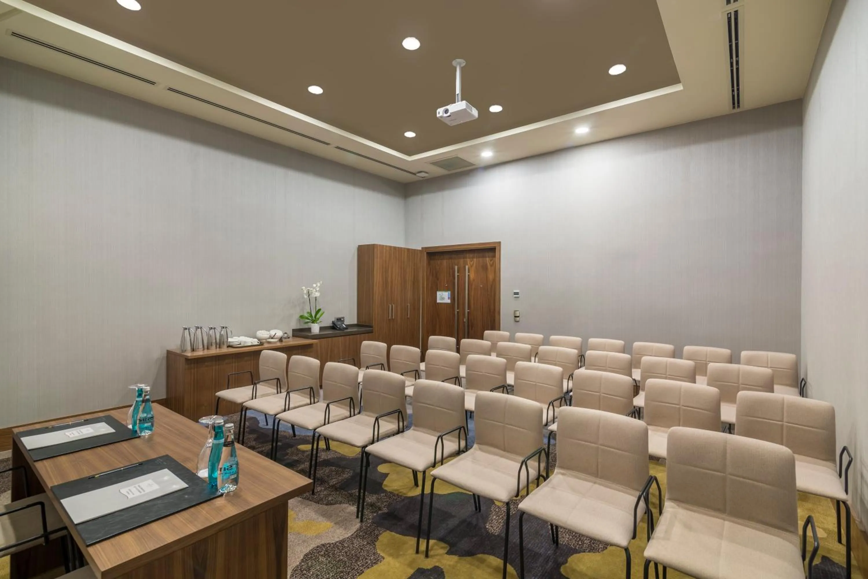 Meeting/conference room in Crowne Plaza Cappadocia - Nevsehir by IHG