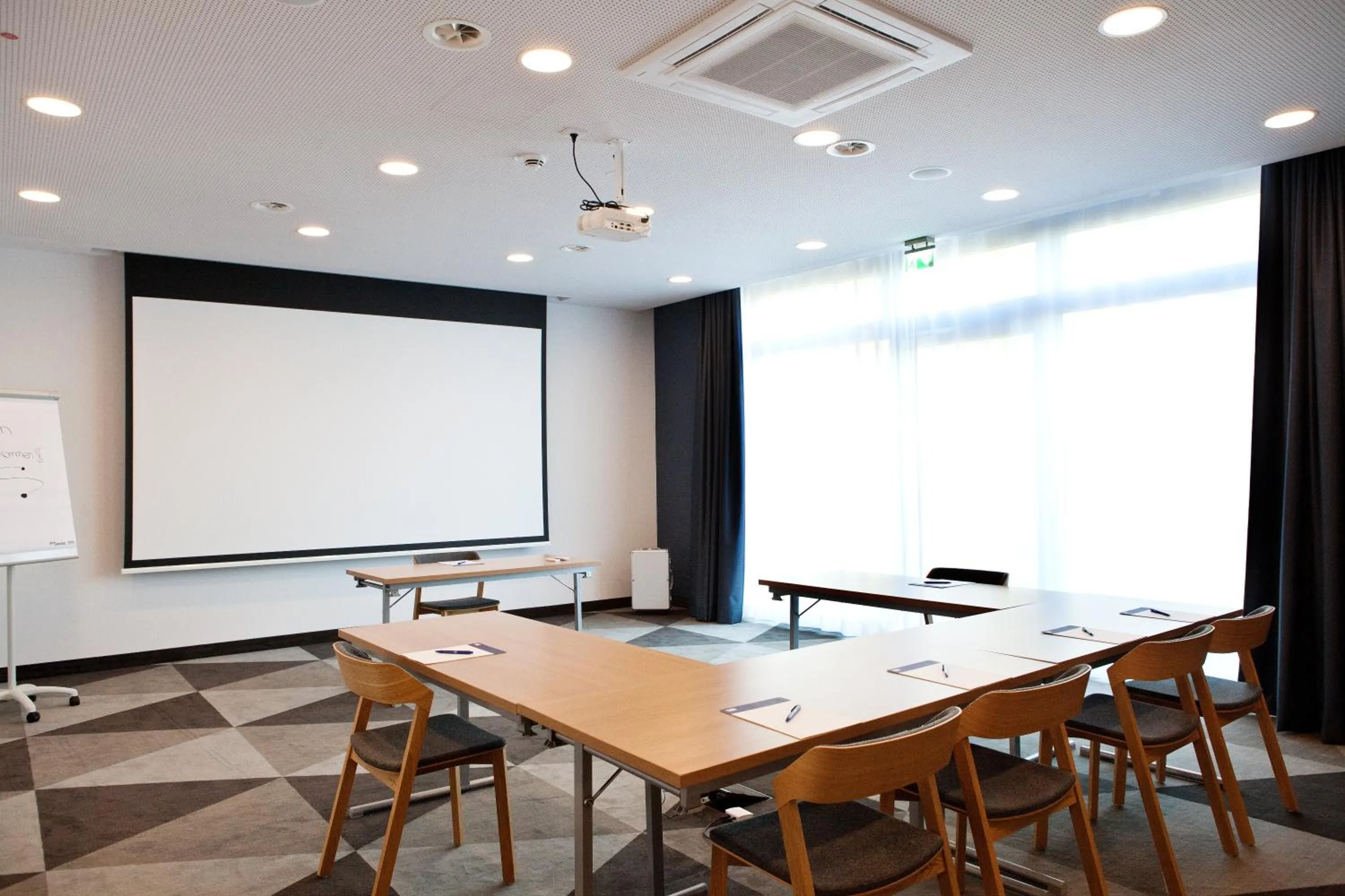 Meeting/conference room in Holiday Inn Express Frankfurt Airport - Raunheim by IHG