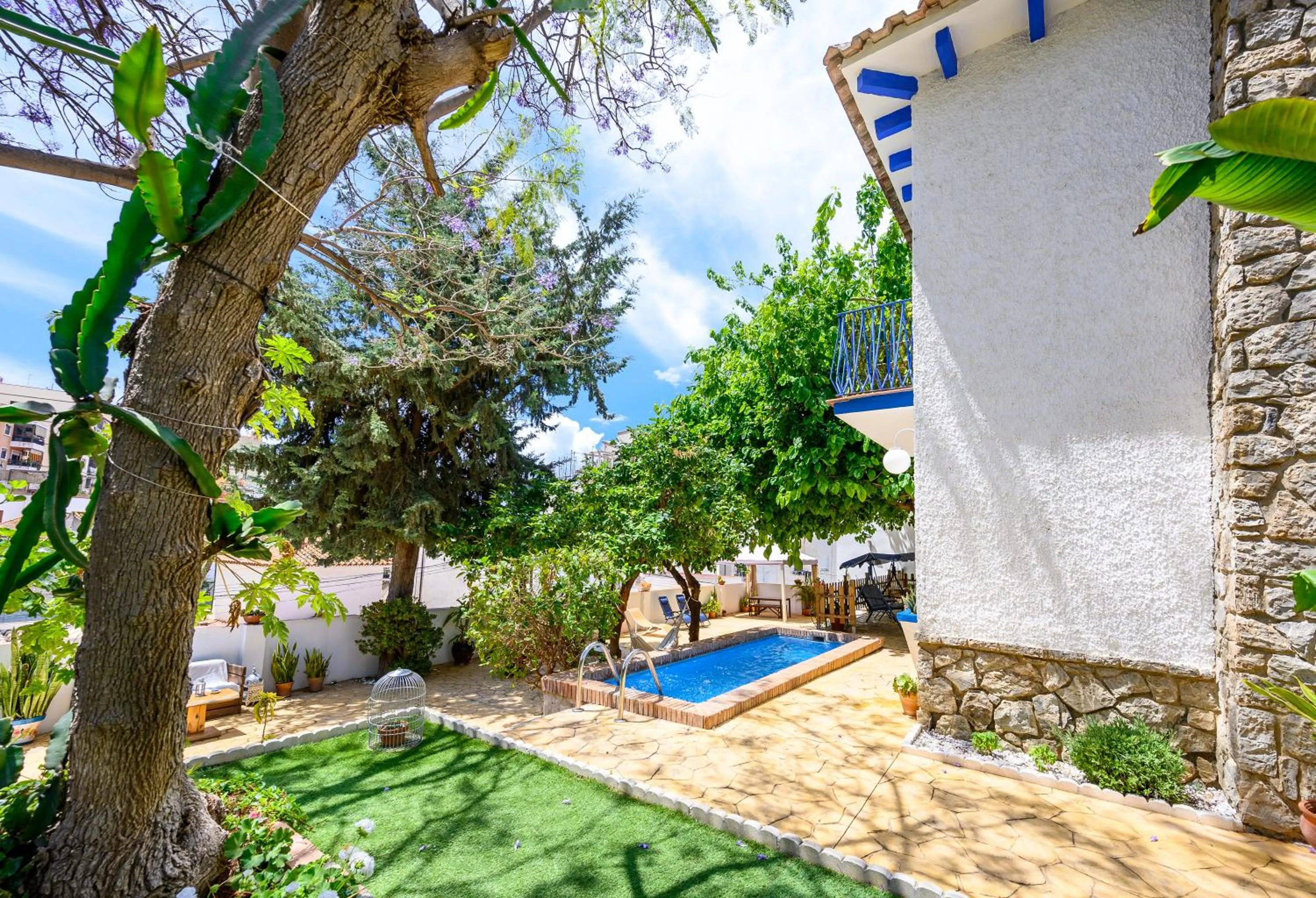 Blue Castle GuestHouse