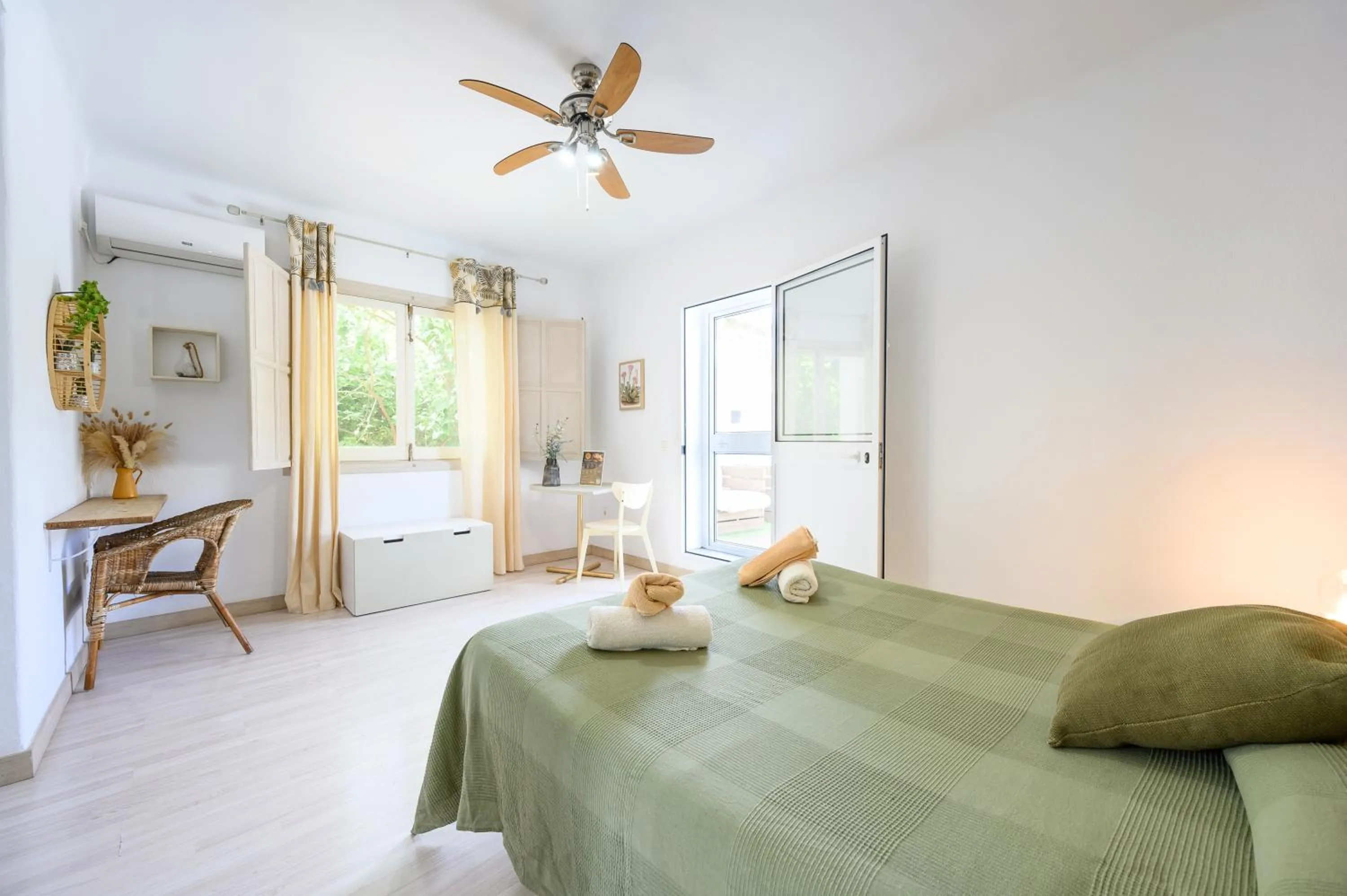 Bed in Blue Castle GuestHouse