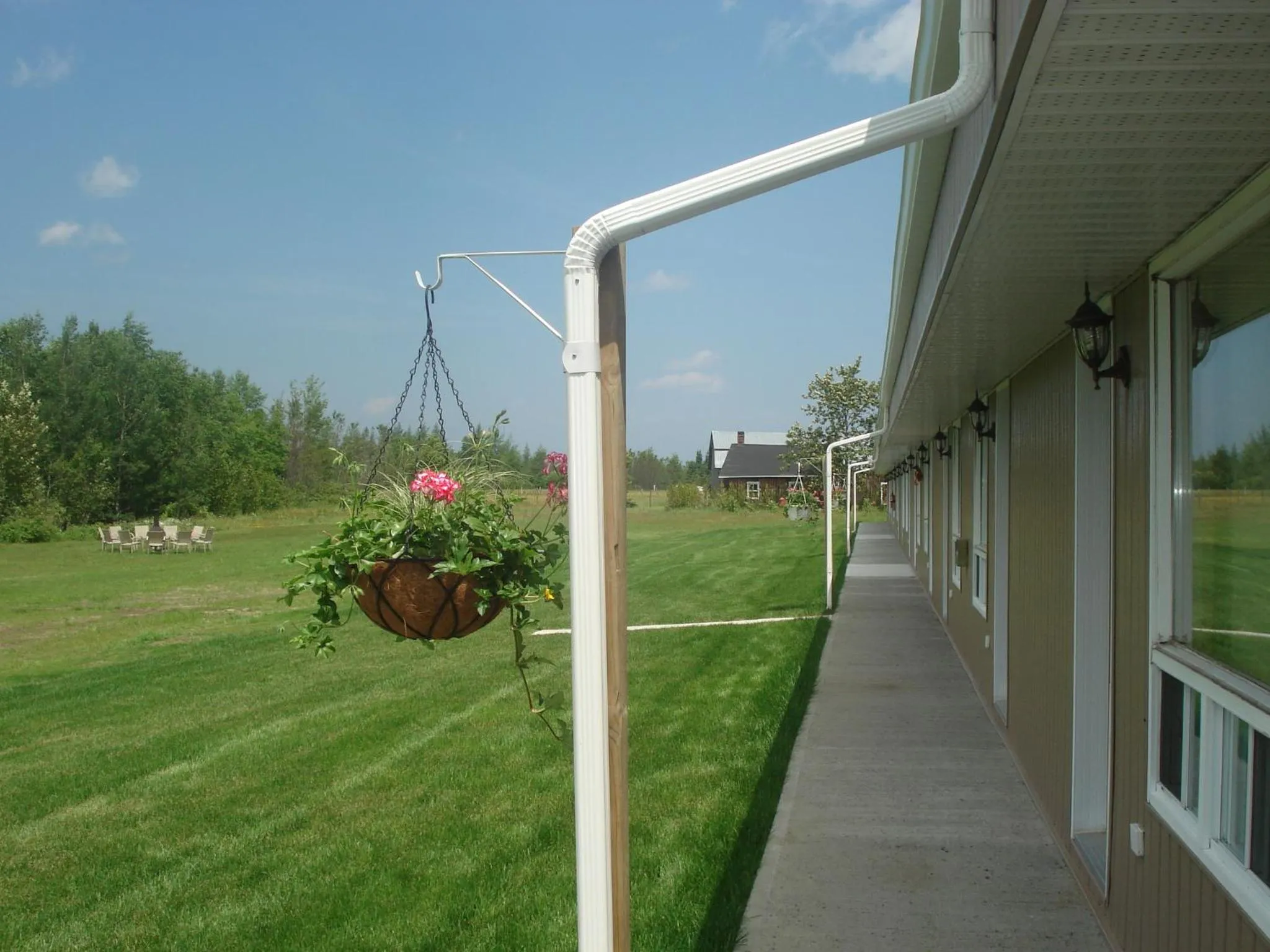 Garden in Motel la Maison de Travers