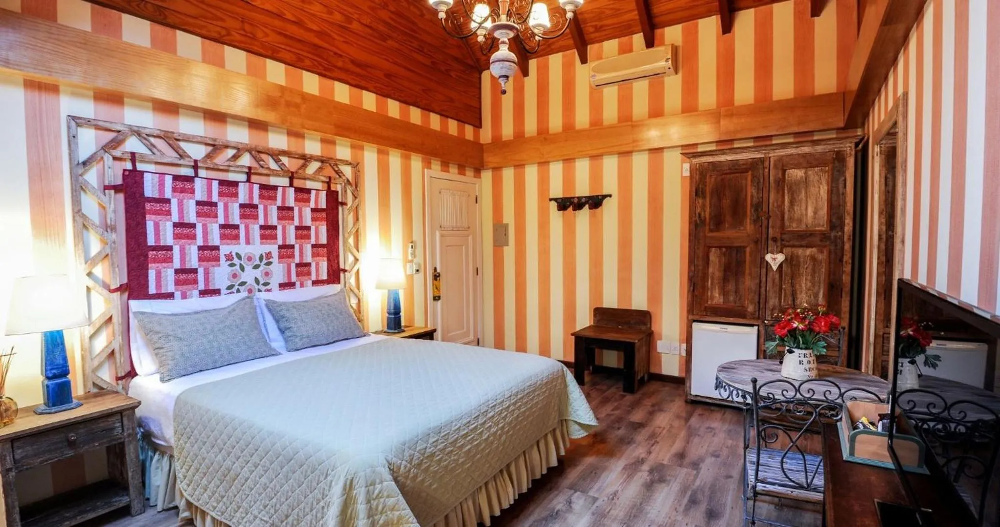 Bedroom, Bed in Petit Casa da Montanha