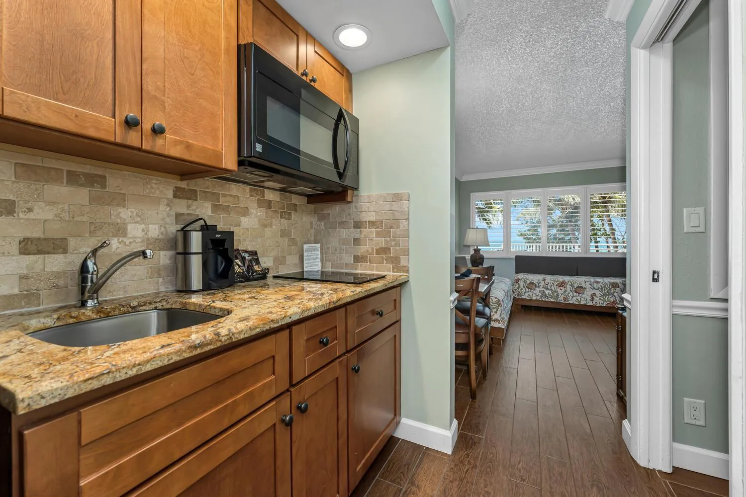 Kitchen or kitchenette in Vanderbilt Beach Resort