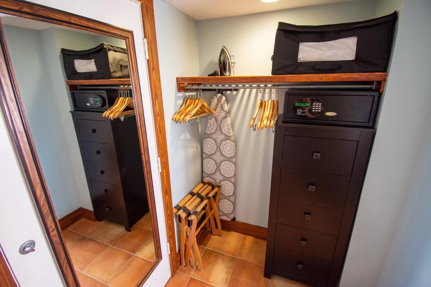 wardrobe in Vanderbilt Beach Resort