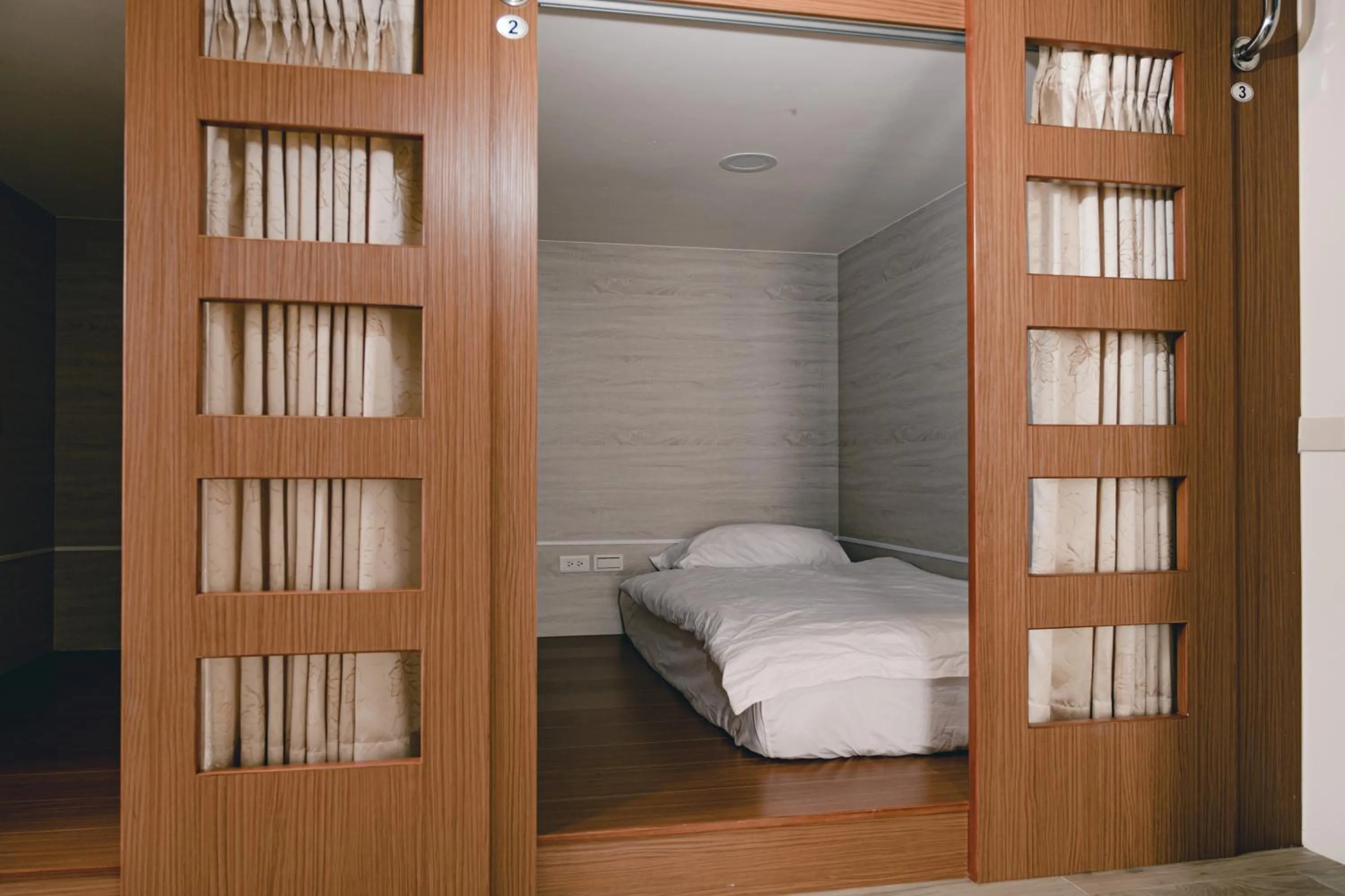 bunk bed, Bed in Destination Inn