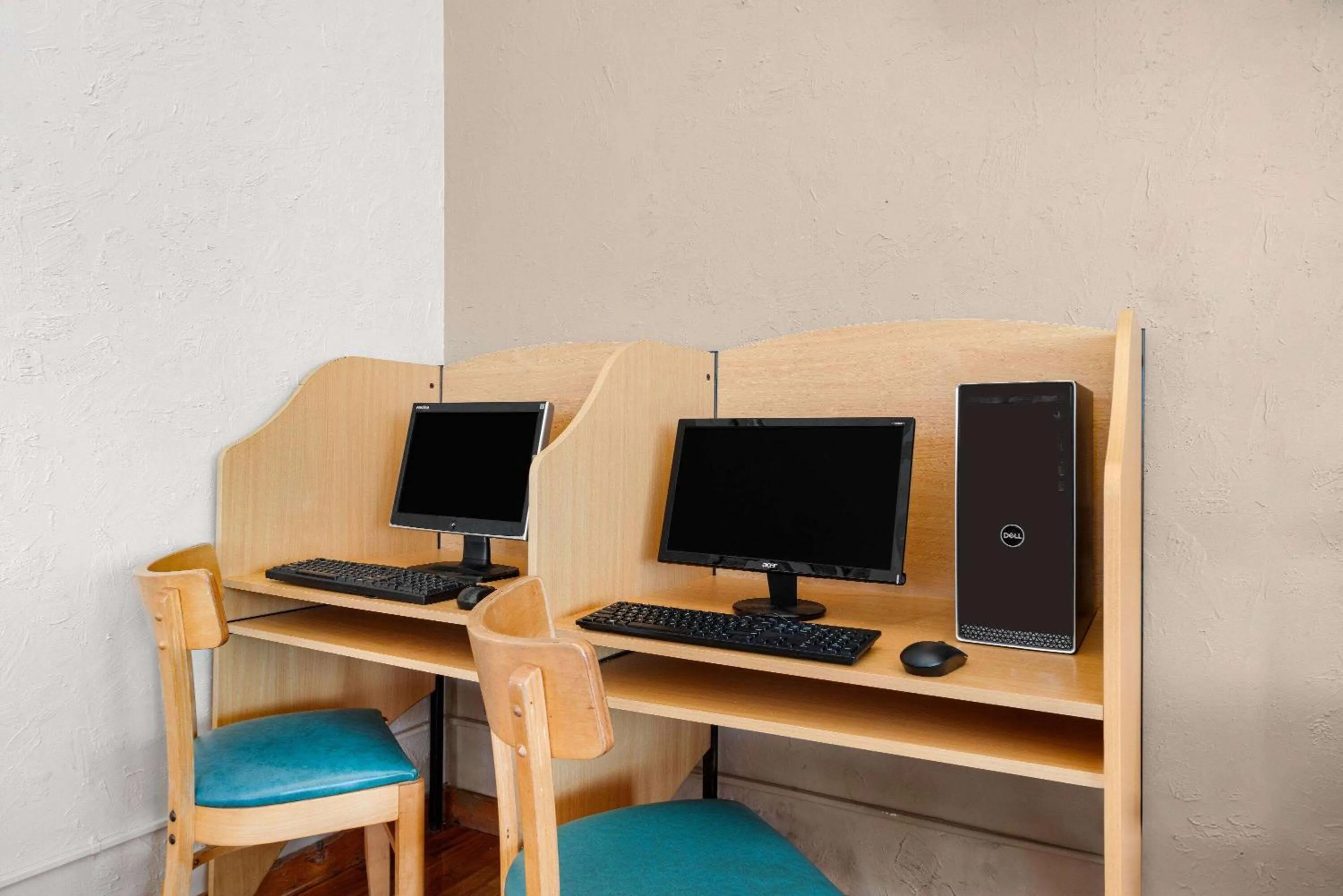 Business facilities in Super 8 by Wyndham Branson - Shepherd of the Hills Exwy