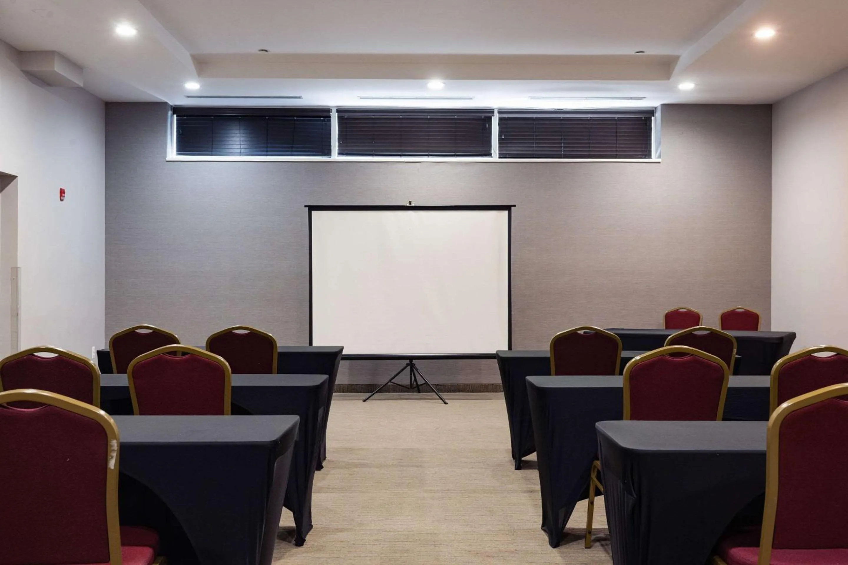 Meeting/conference room in Country Inn & Suites by Radisson, BWI Airport Baltimore , MD