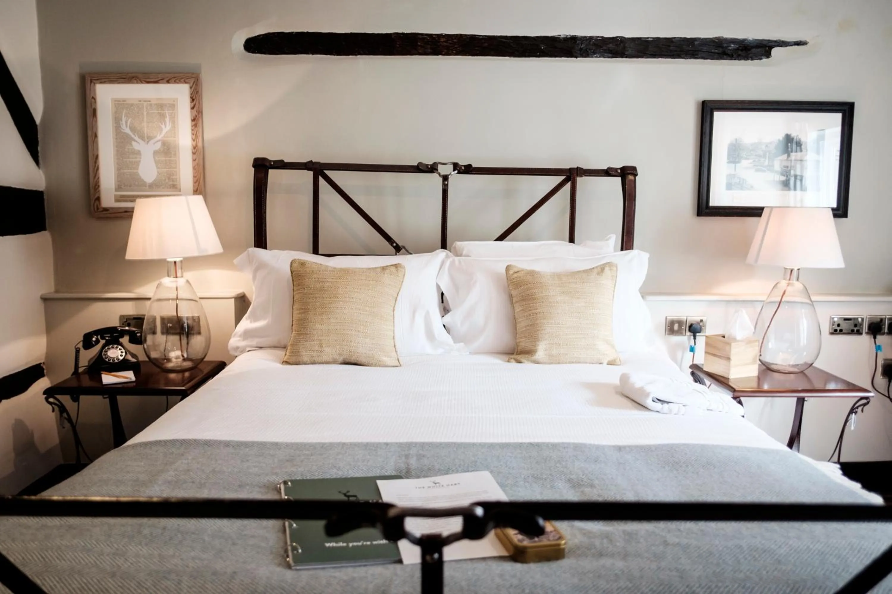 Bedroom, Bed in The White Hart