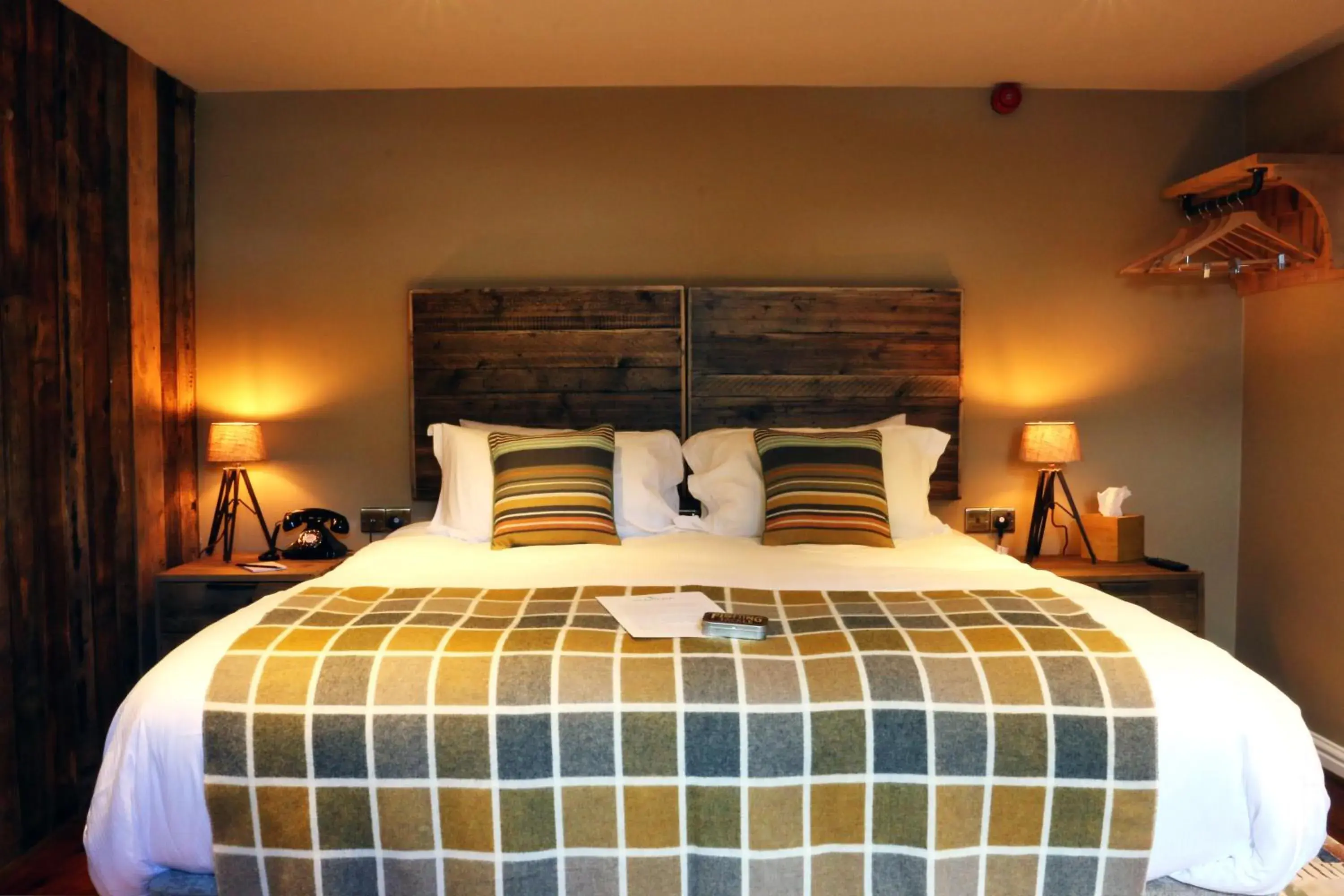 Double or Twin Room - Disability Access in The White Hart Double or Twin Room - Disability Access in The White Hart