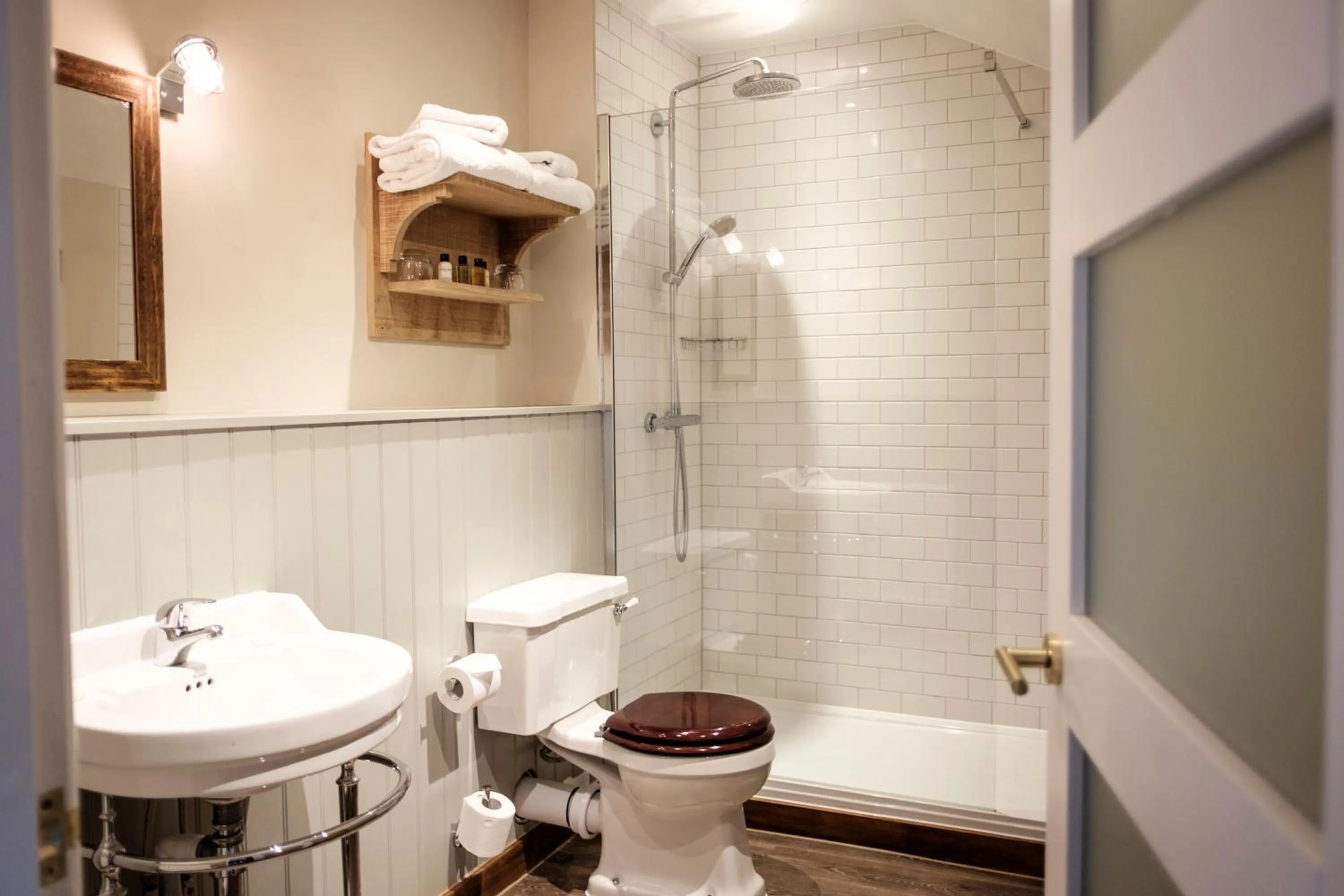 Bathroom in The White Hart