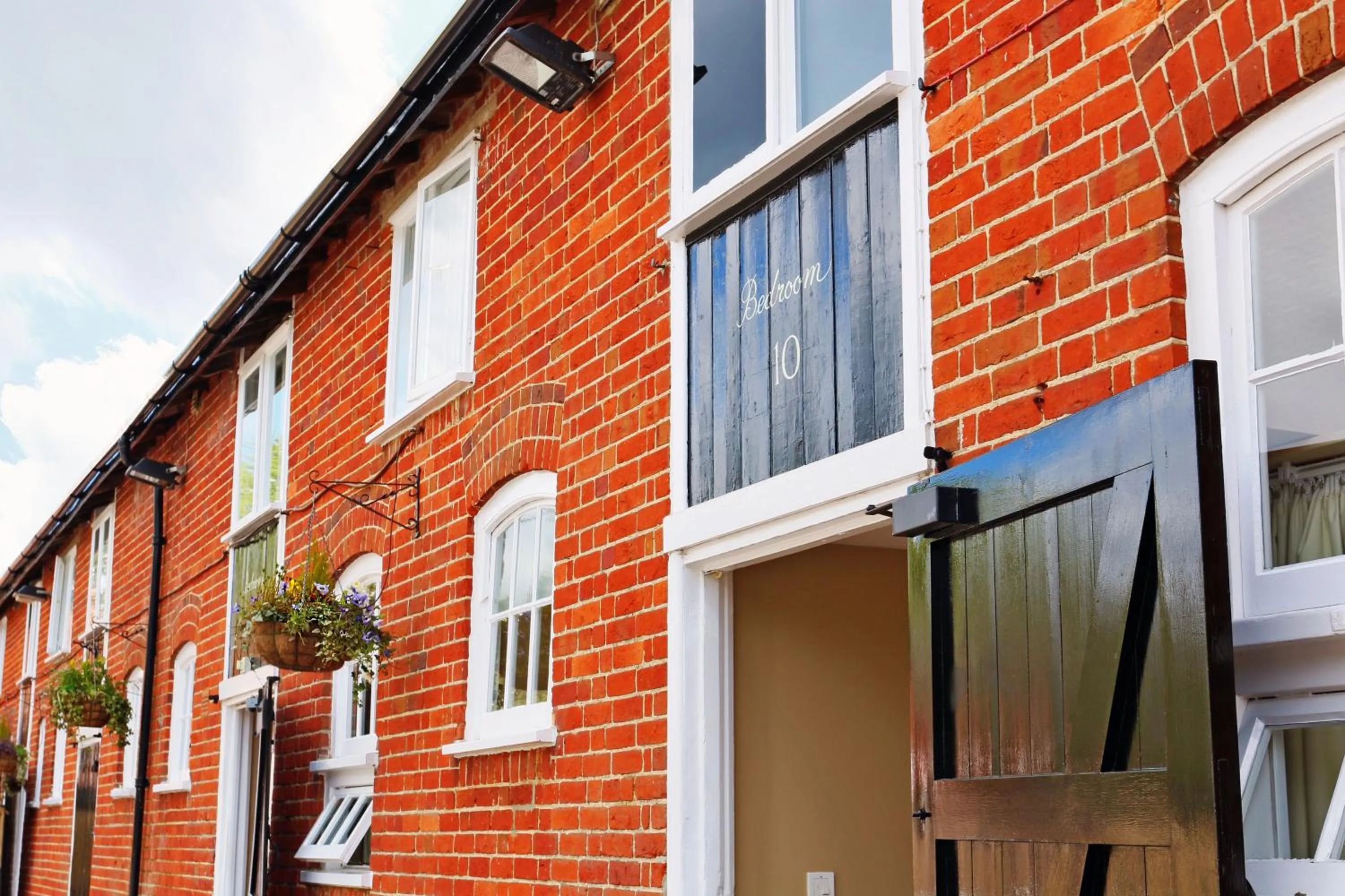 Facade/entrance in The White Hart