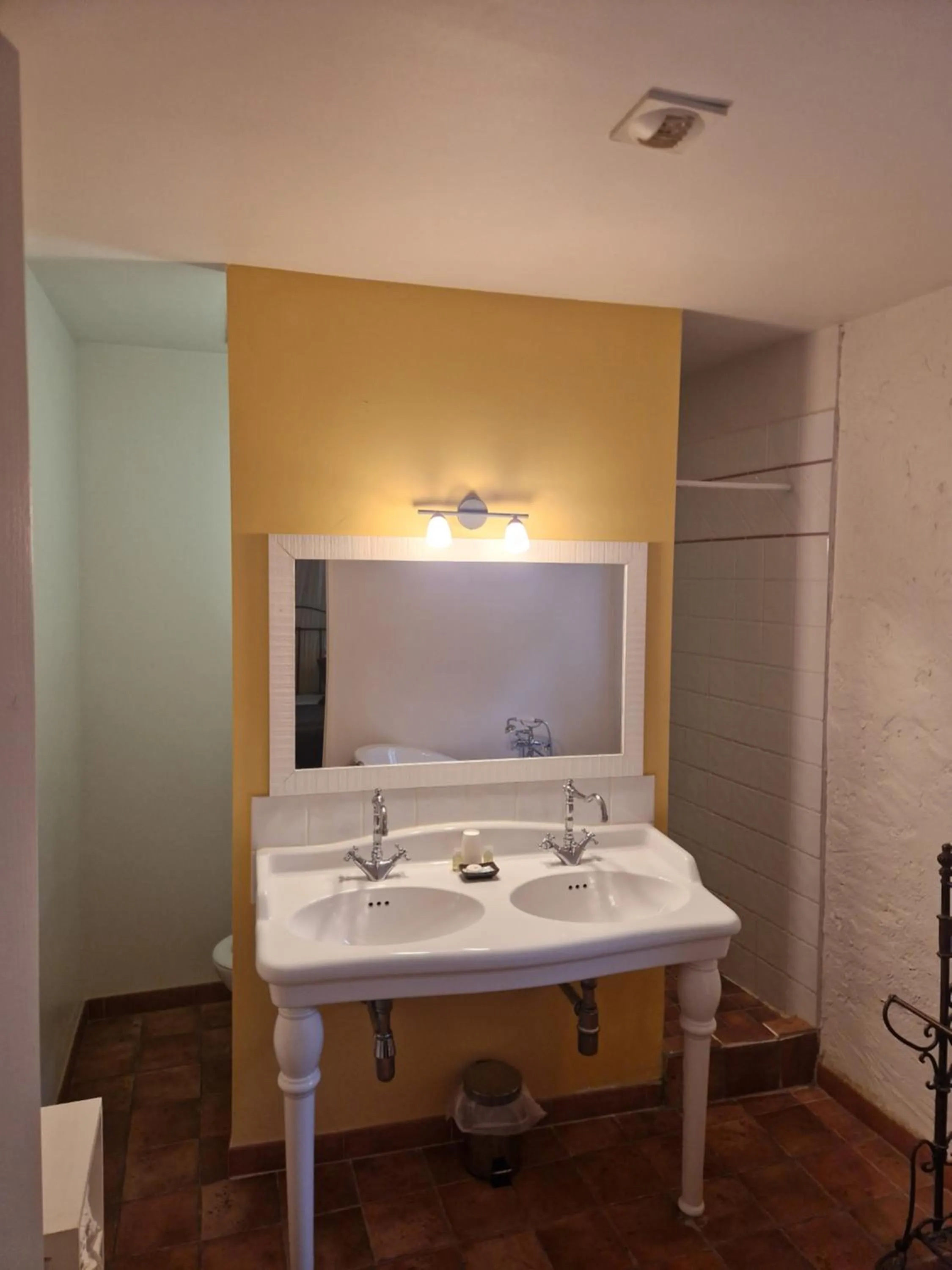 Bathroom in La Bastide Du Bois Breant