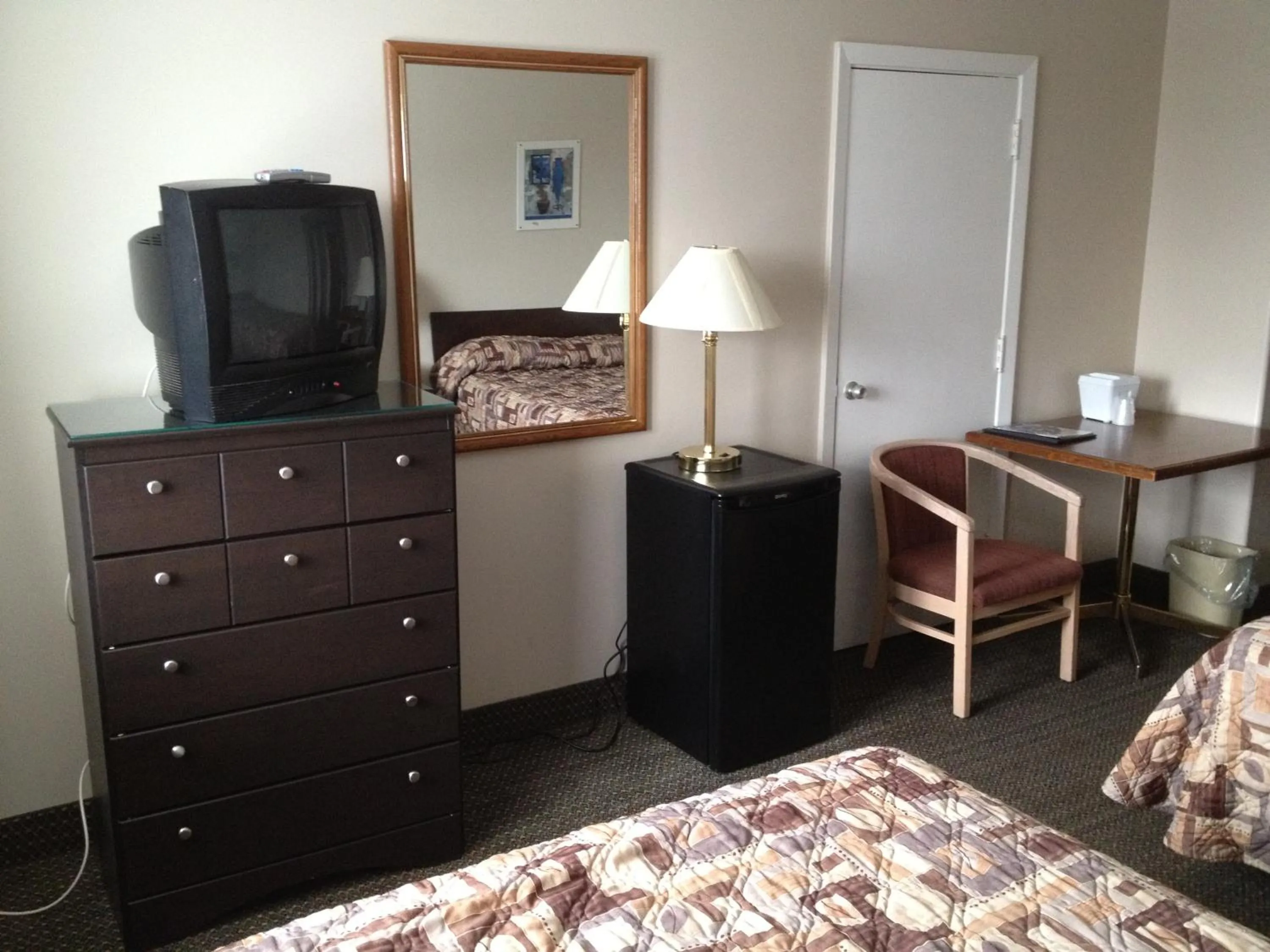 Bed in Airport Motor Inn