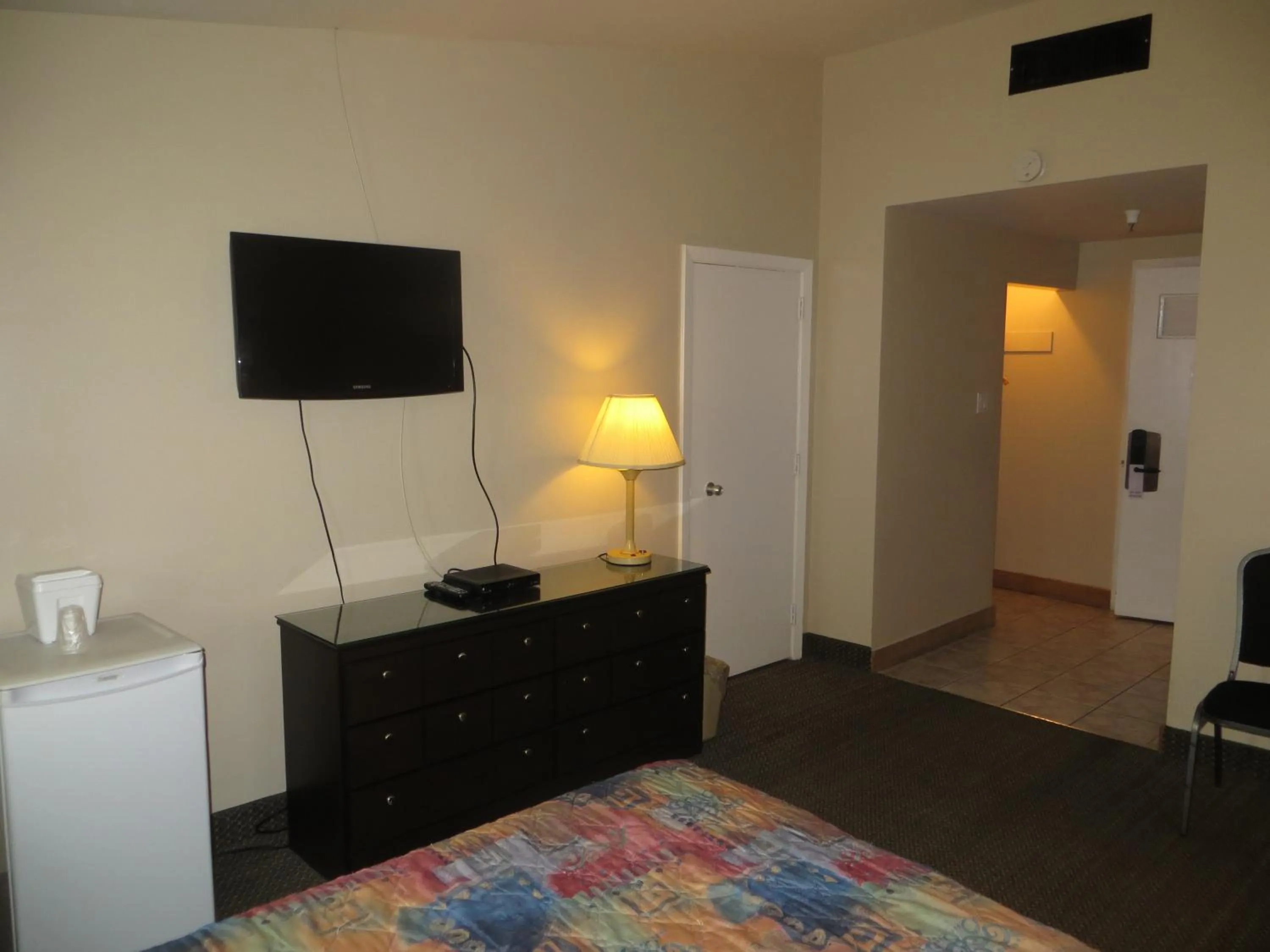 TV and multimedia, Bed in Airport Motor Inn