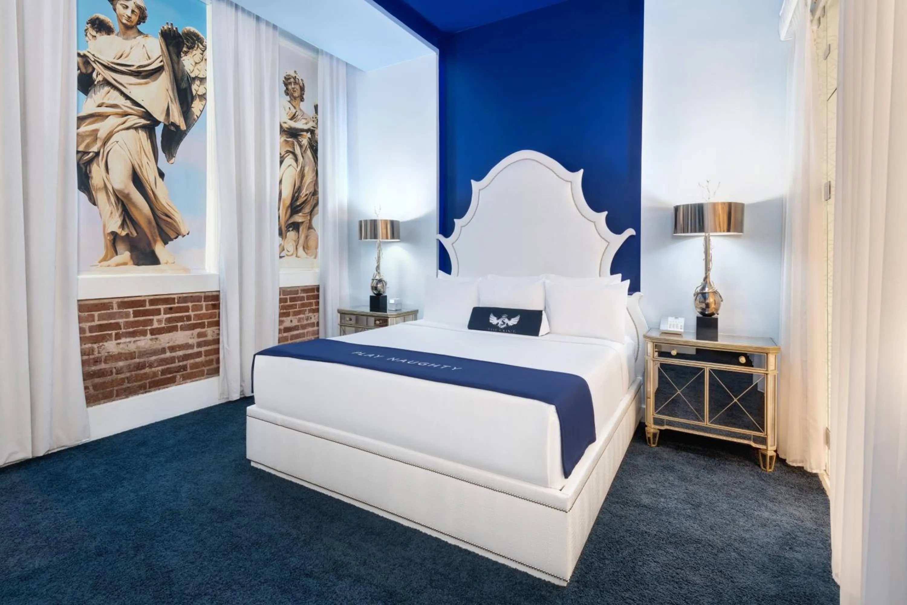 Bedroom, Bed in The Saint Hotel, New Orleans, French Quarter, Autograph Collection