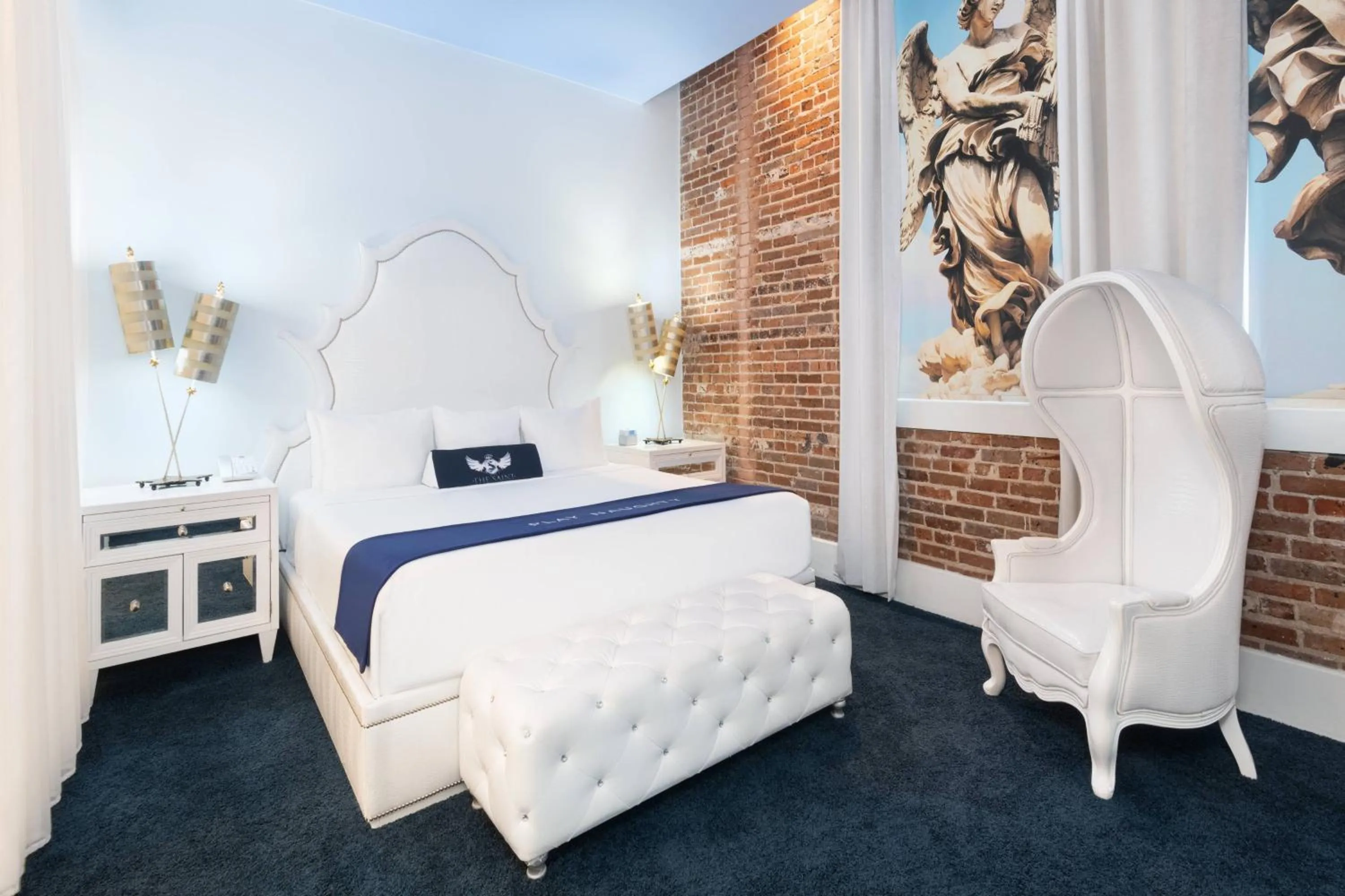 Bedroom, Bed in The Saint Hotel, New Orleans, French Quarter, Autograph Collection