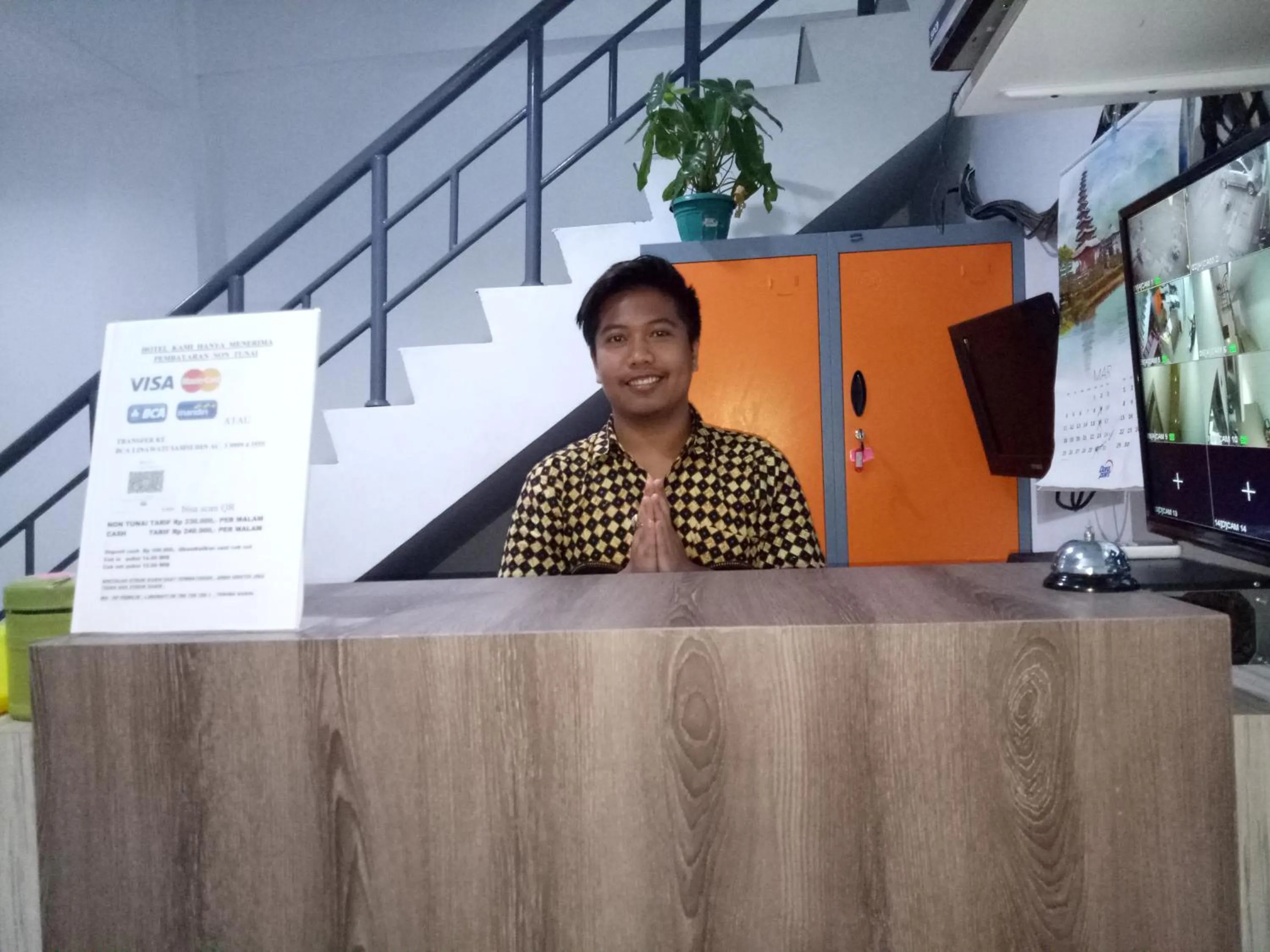 Staff in Syariah Mama Cengkareng @ Mutiara Palem