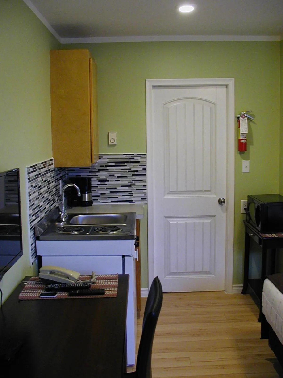 Kitchen or kitchenette in Almo Court Motel