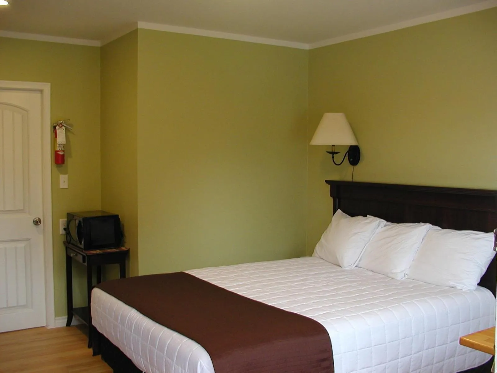 Photo of the whole room, Bed in Almo Court Motel