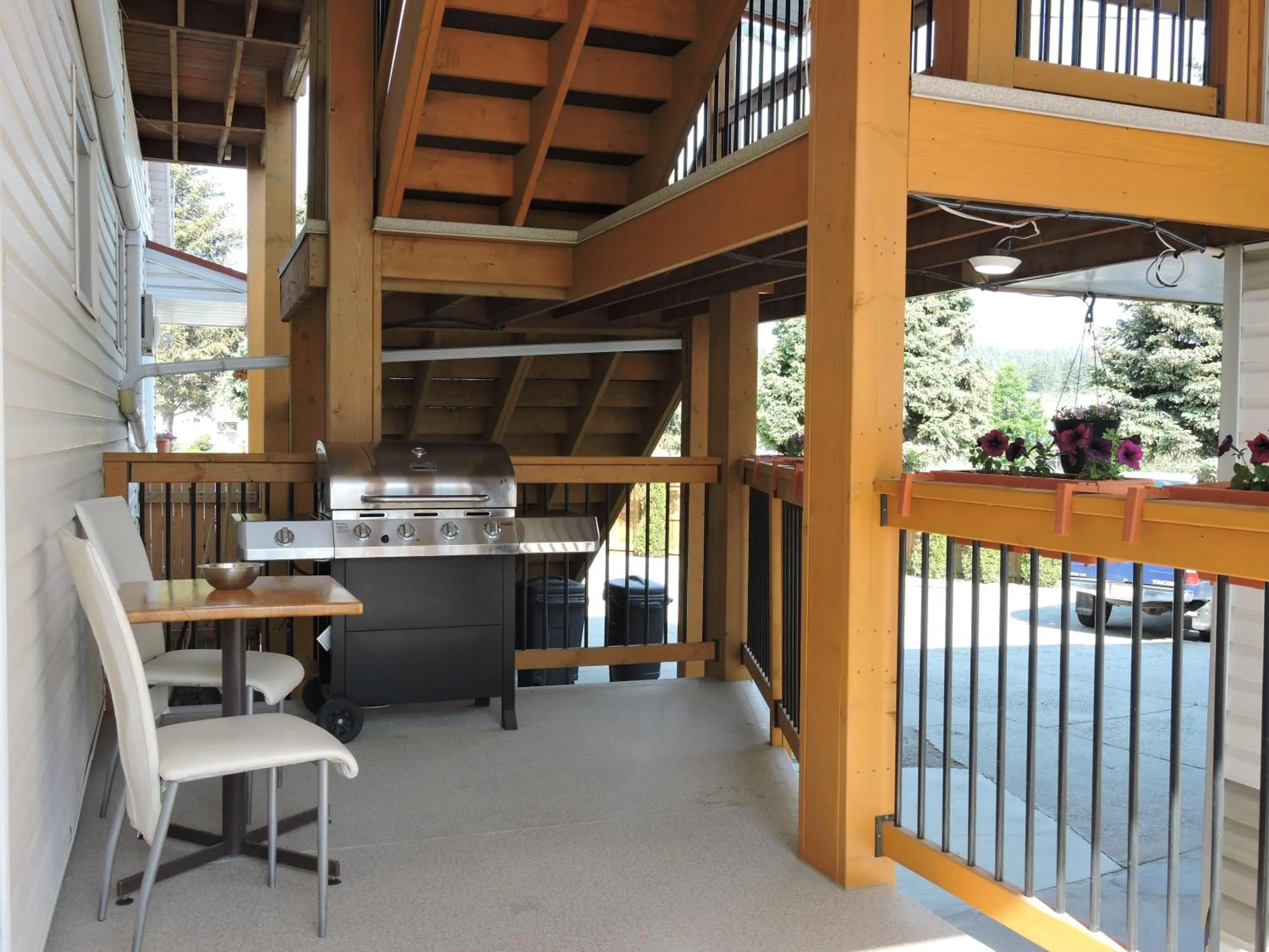 BBQ facilities in Almo Court Motel