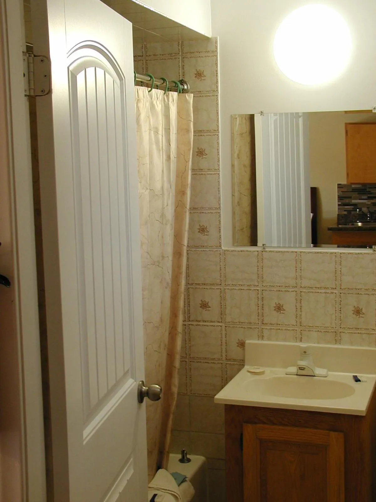 Bathroom in Almo Court Motel