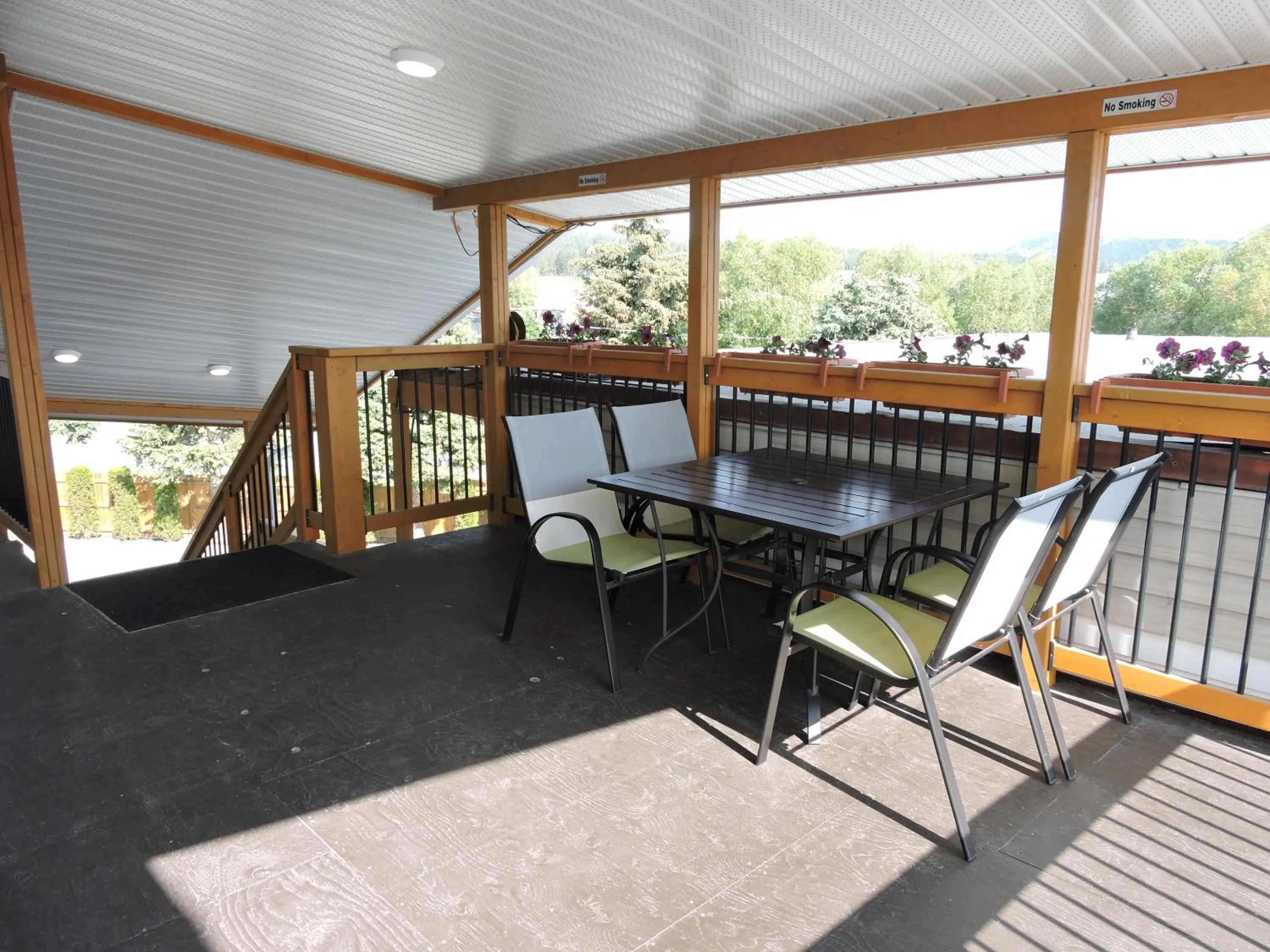 Balcony/Terrace in Almo Court Motel